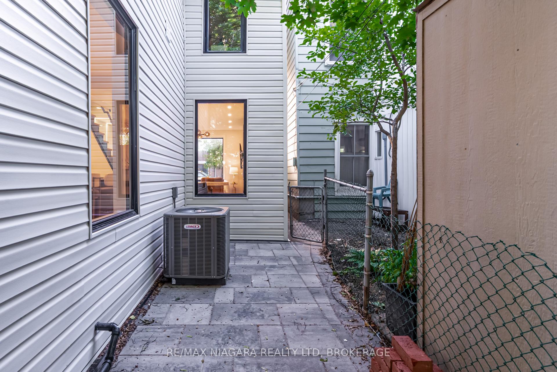 Photo 34 of 95 Kimberley Avenue, Toronto, East End-Danforth — HOMEH