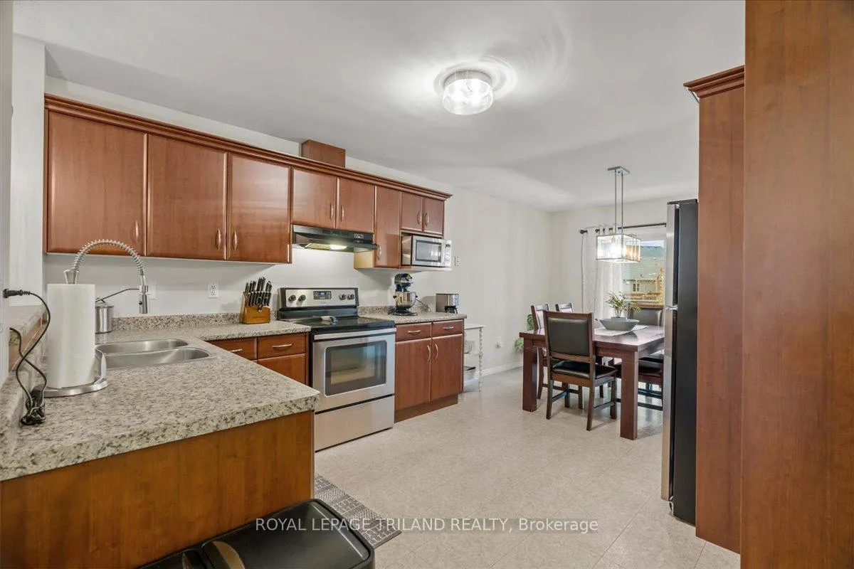 Photo 12 of 50 Queensway Drive, Strathroy-Caradoc, SE — HOMEH