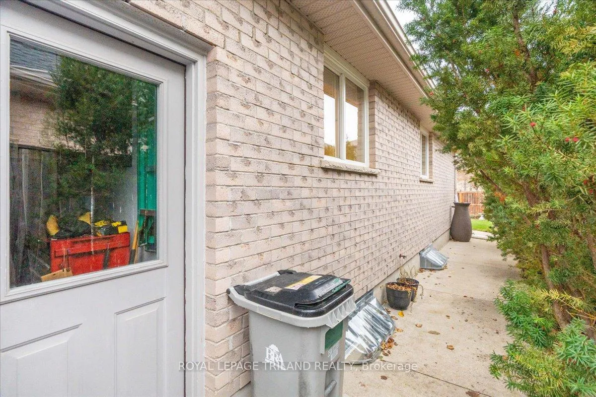 Photo 40 of 50 Queensway Drive, Strathroy-Caradoc, SE — HOMEH