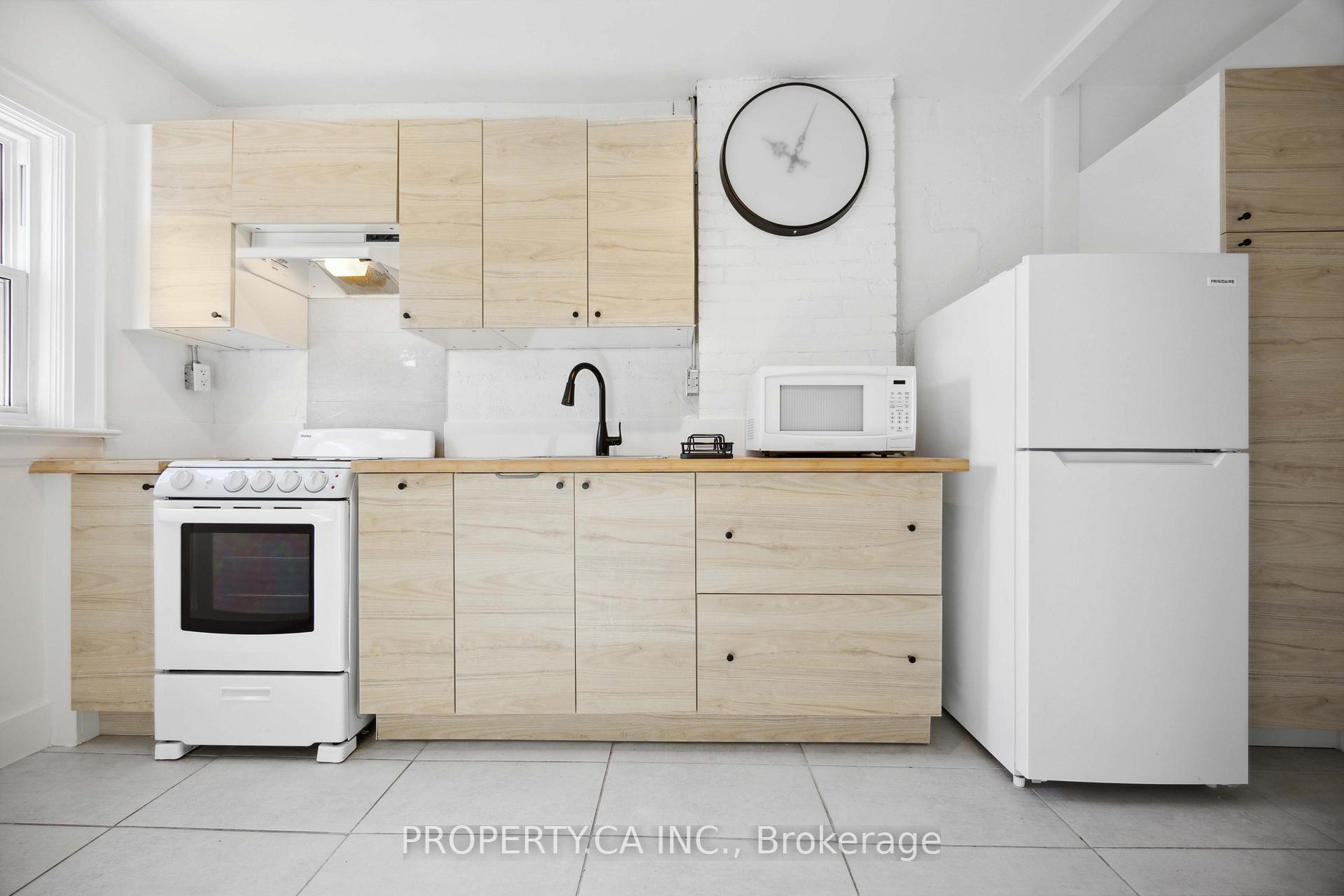 Photo 6 of 1569 Bayview Avenue, Toronto, Leaside — HOMEH