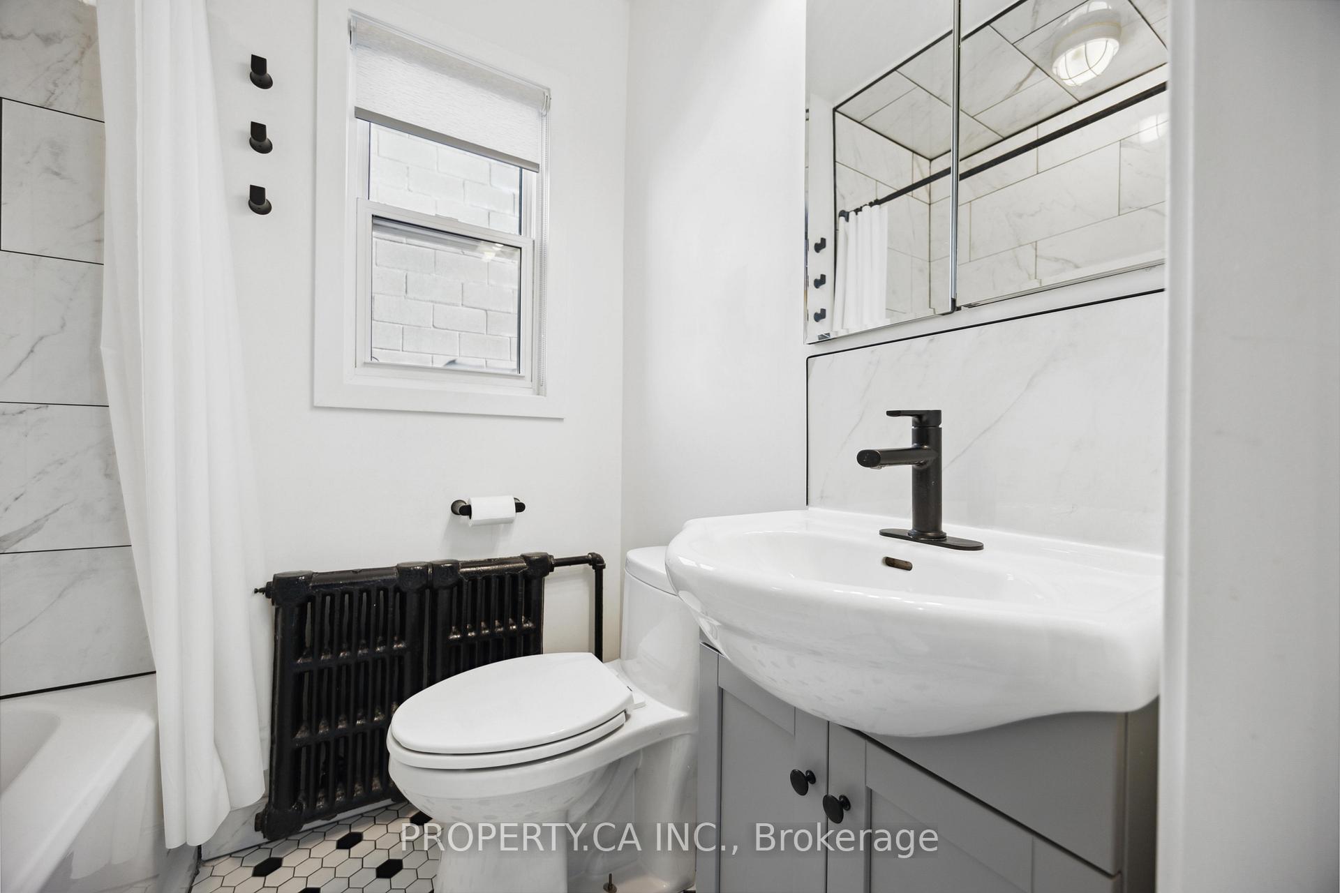 Photo 9 of 1569 Bayview Avenue, Toronto, Leaside — HOMEH