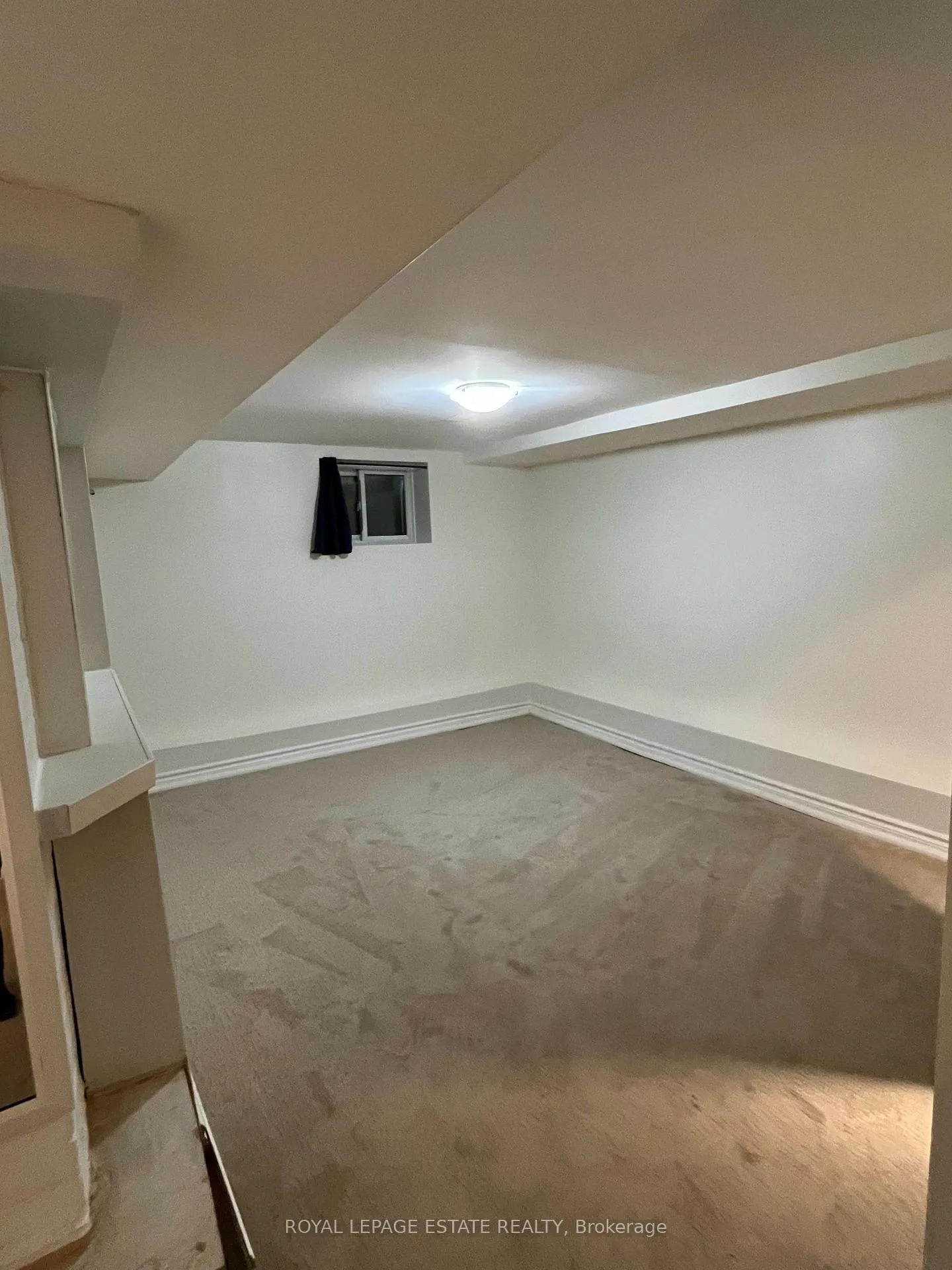 Photo 5 of Unit Basement, 5 Edgewood Gardens, Toronto, Woodbine Corridor — HOMEH