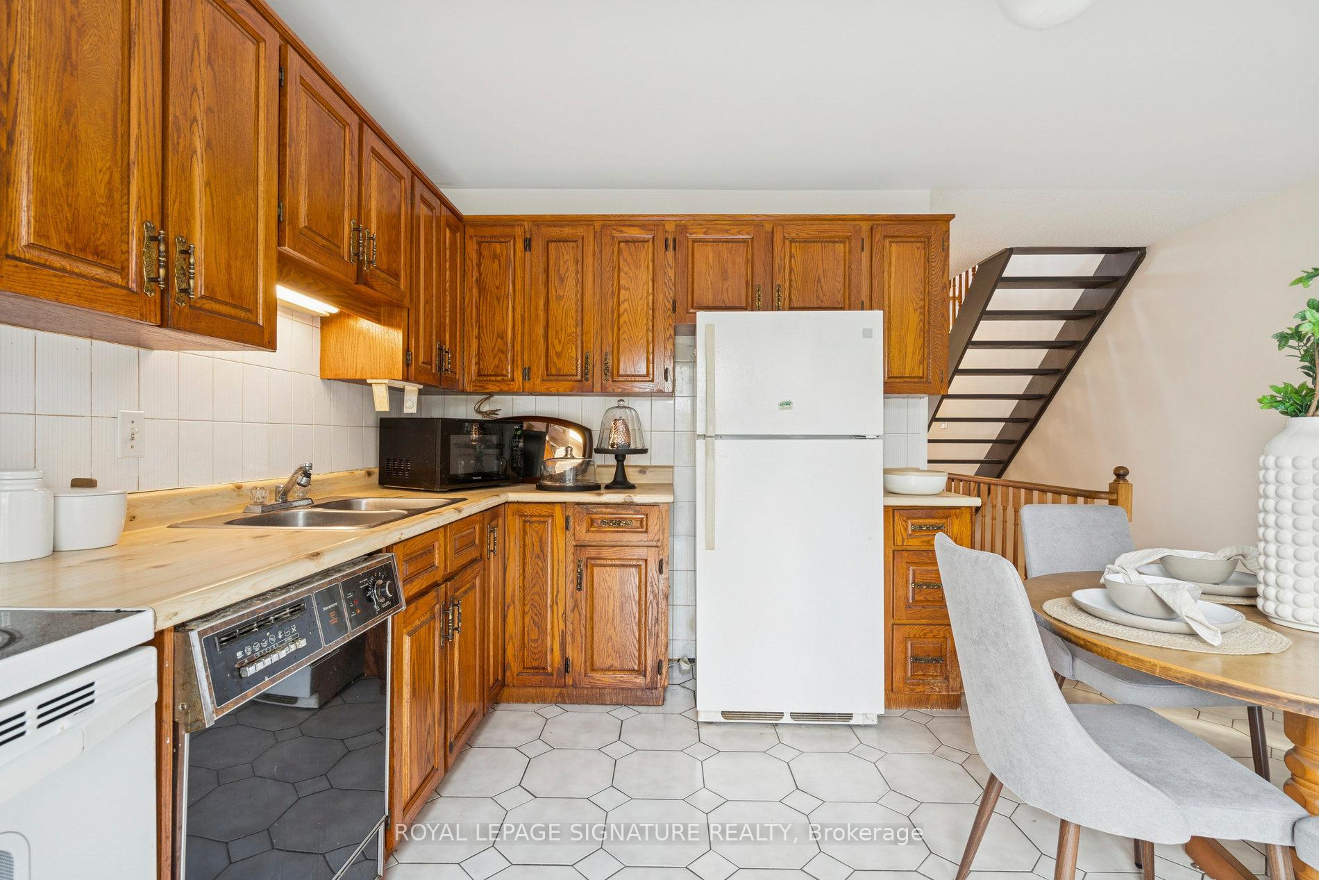 Photo 17 of 57 Ashland Avenue, Toronto, Woodbine Corridor — HOMEH