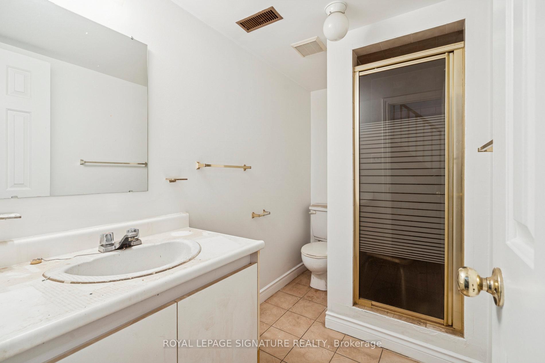 Photo 40 of 57 Ashland Avenue, Toronto, Woodbine Corridor — HOMEH
