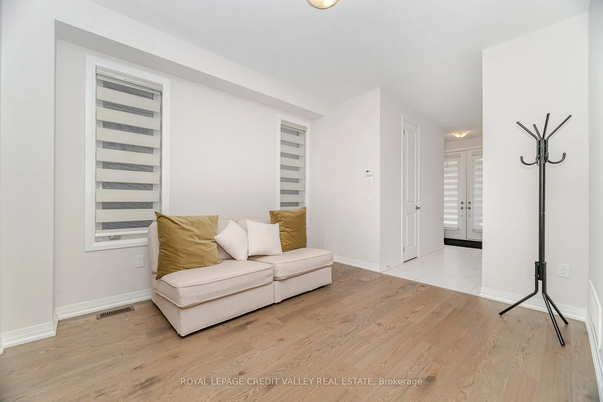 Photo 10 of 15 Weylie Street, Hamilton, Mount Hope — HOMEH