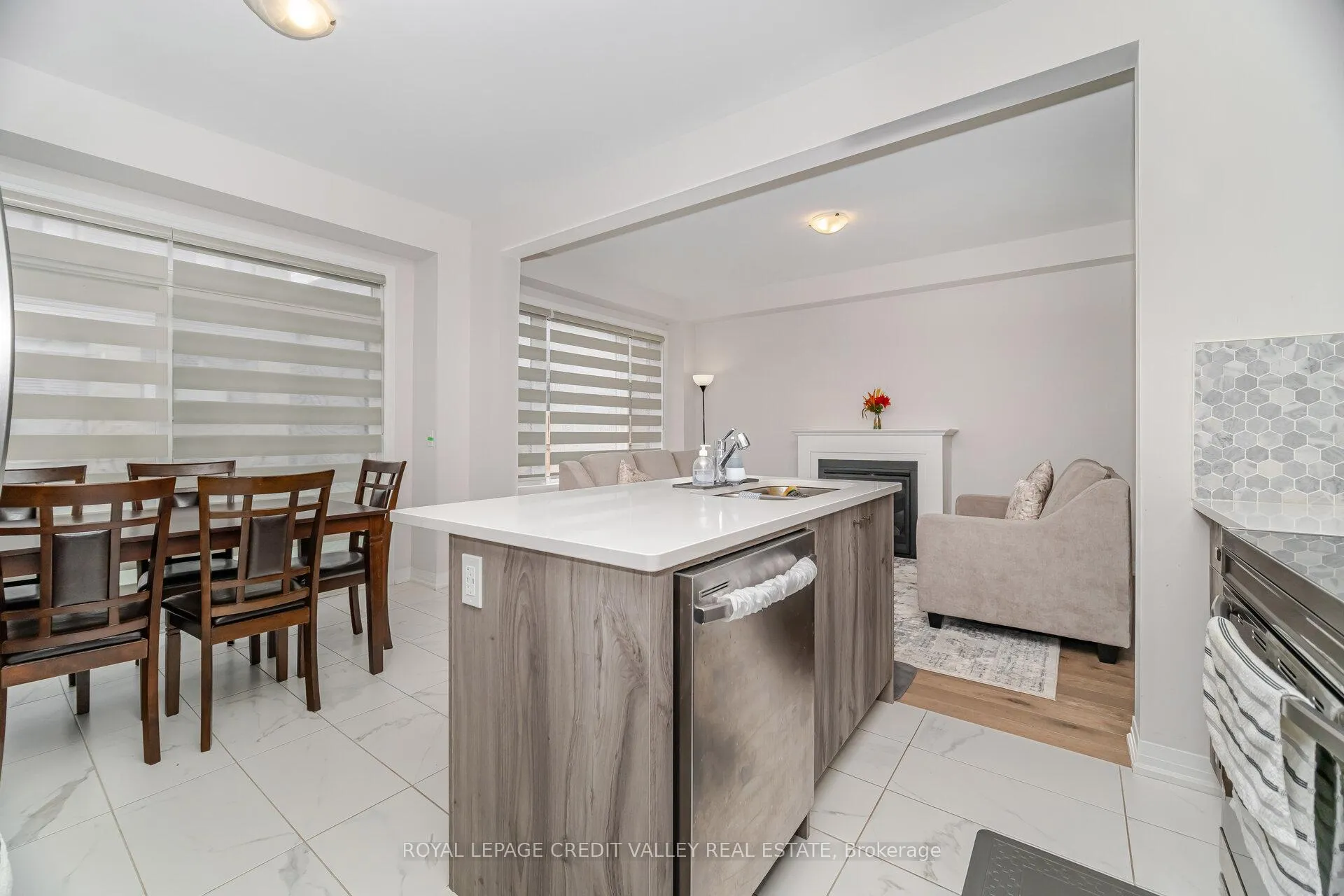 Photo 19 of 15 Weylie Street, Hamilton, Mount Hope — HOMEH