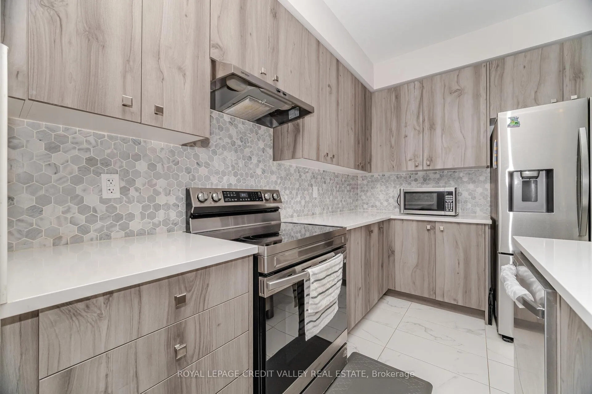 Photo 21 of 15 Weylie Street, Hamilton, Mount Hope — HOMEH