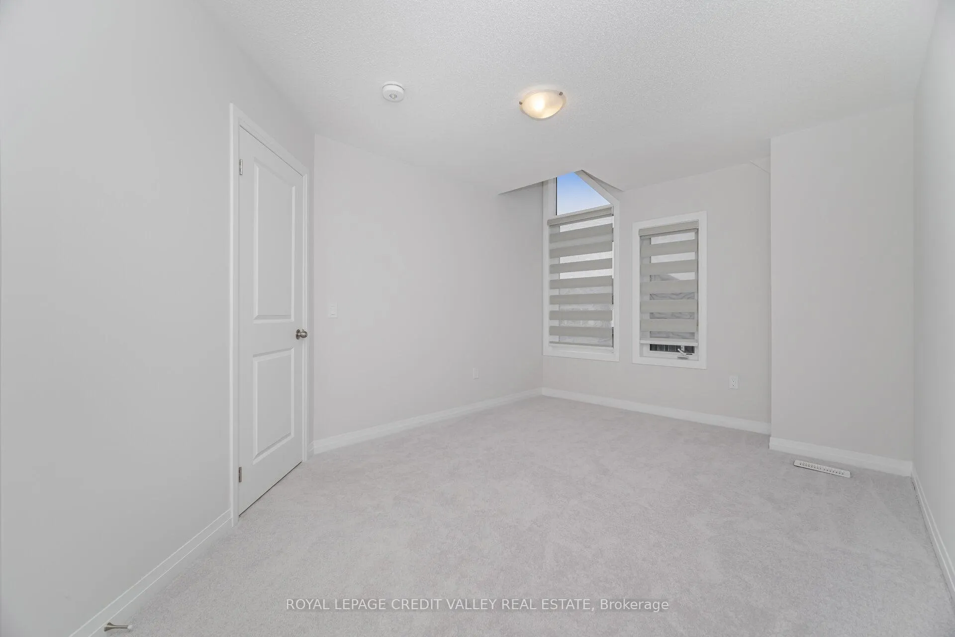 Photo 36 of 15 Weylie Street, Hamilton, Mount Hope — HOMEH