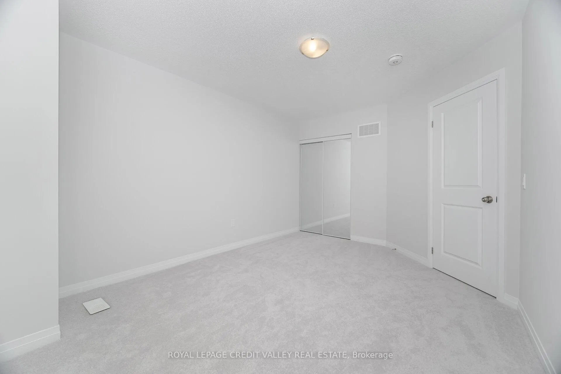 Photo 37 of 15 Weylie Street, Hamilton, Mount Hope — HOMEH