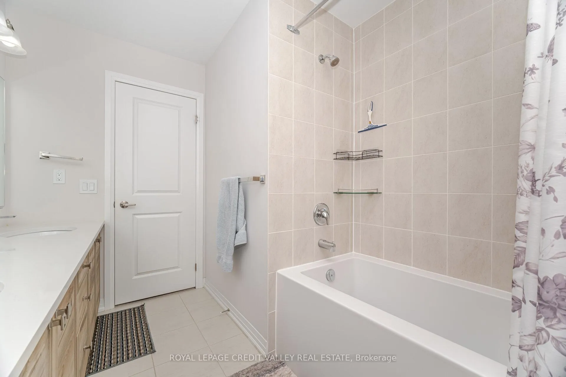 Photo 41 of 15 Weylie Street, Hamilton, Mount Hope — HOMEH