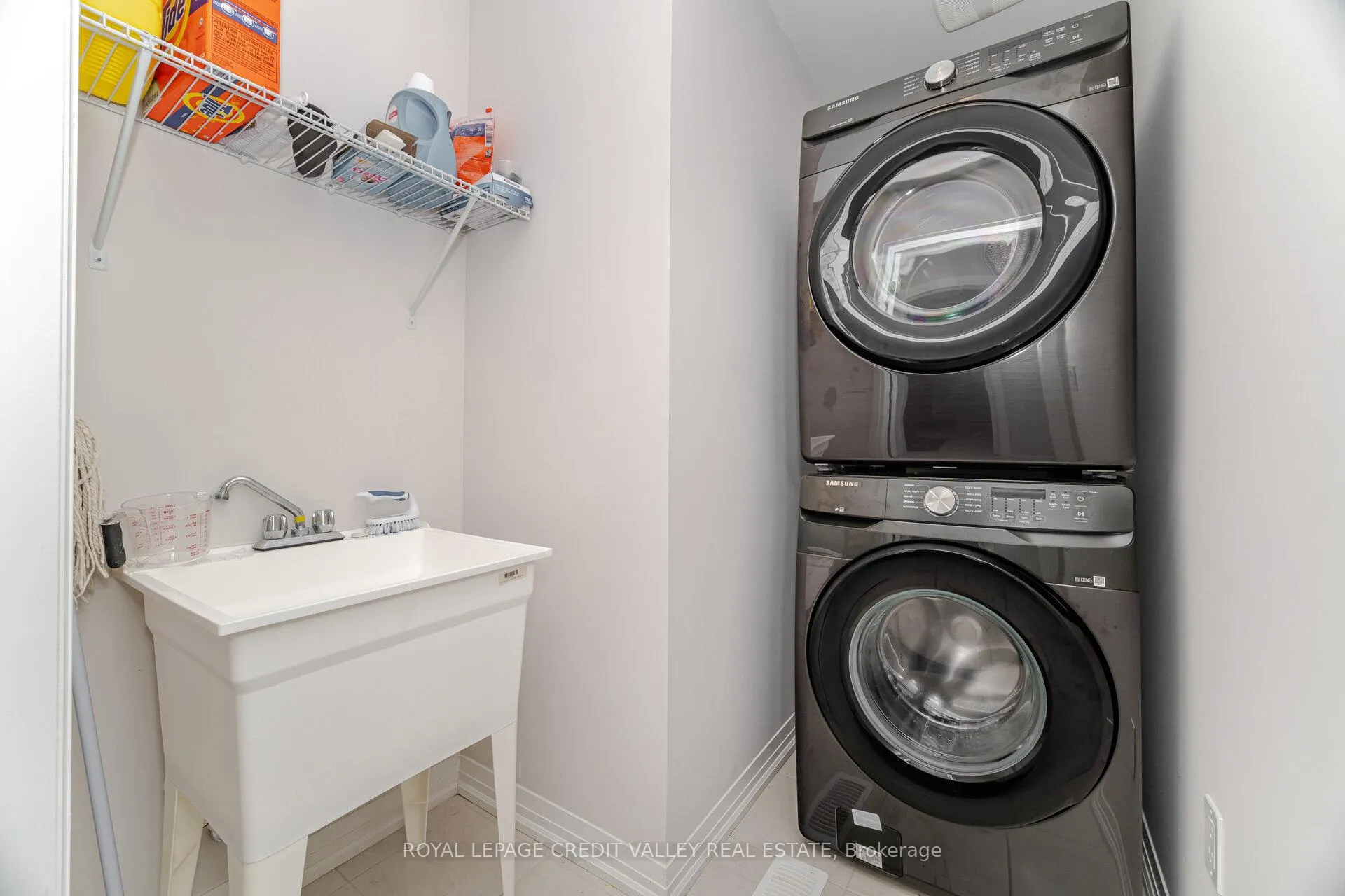 Photo 42 of 15 Weylie Street, Hamilton, Mount Hope — HOMEH