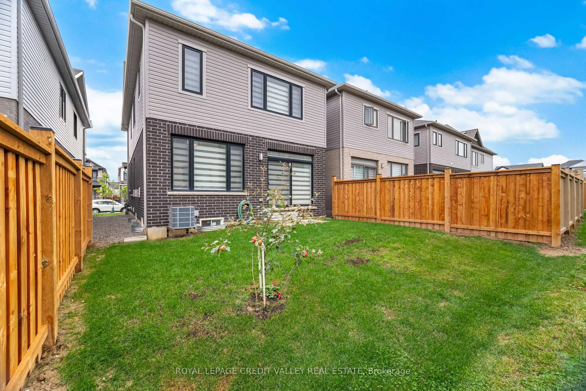 Photo 46 of 15 Weylie Street, Hamilton, Mount Hope — HOMEH