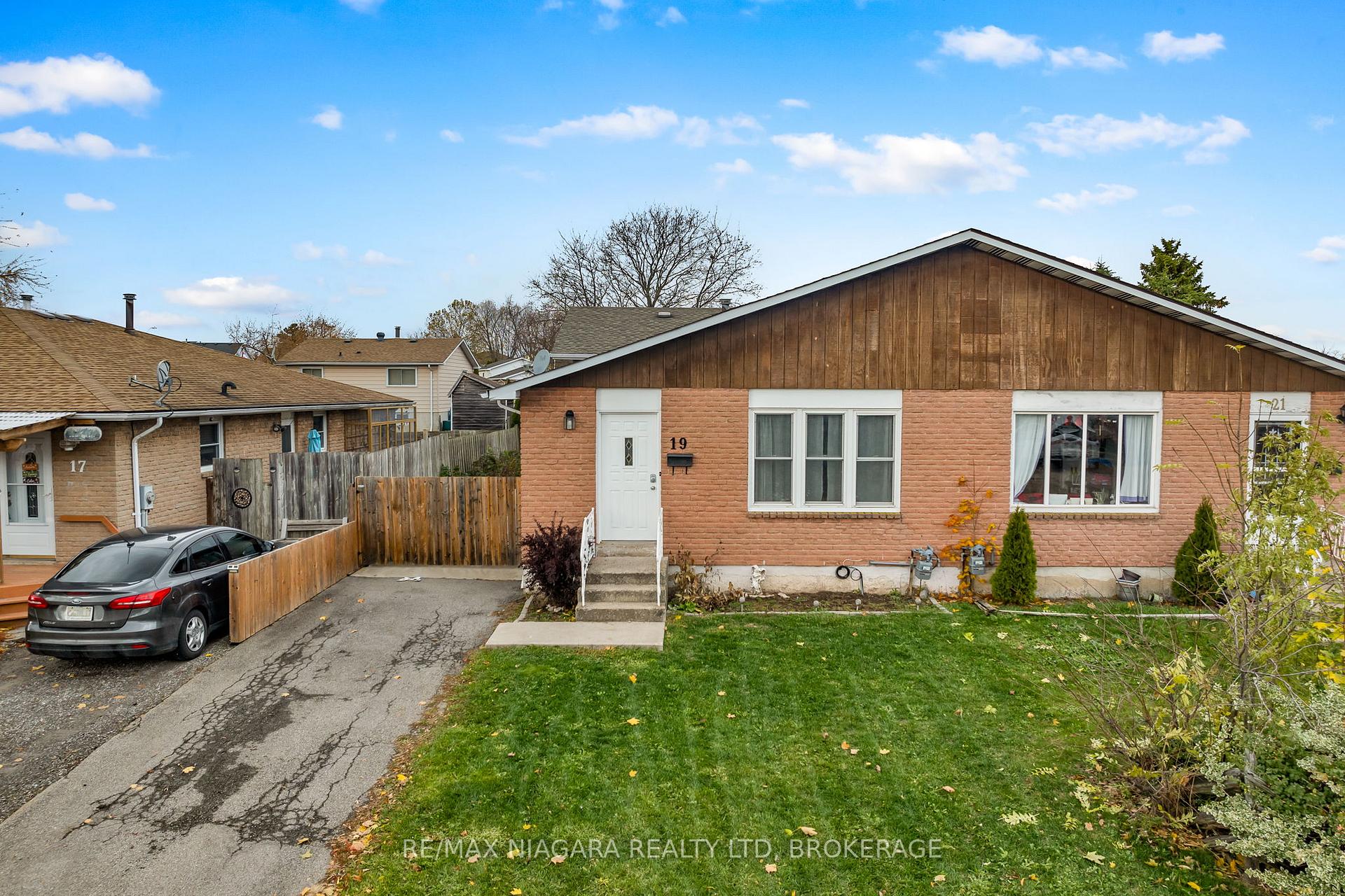 Photo 4 of 19 Lampman Crescent, Thorold, Confederation Heights — HOMEH