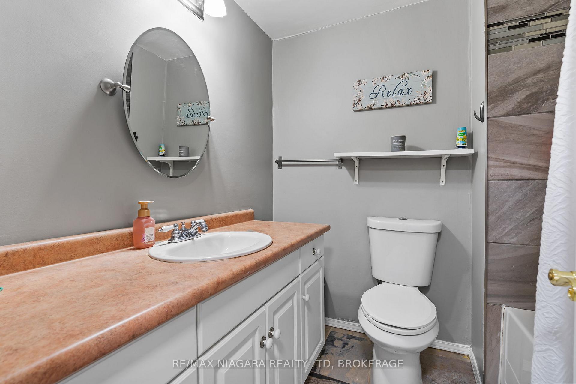 Photo 15 of 19 Lampman Crescent, Thorold, Confederation Heights — HOMEH