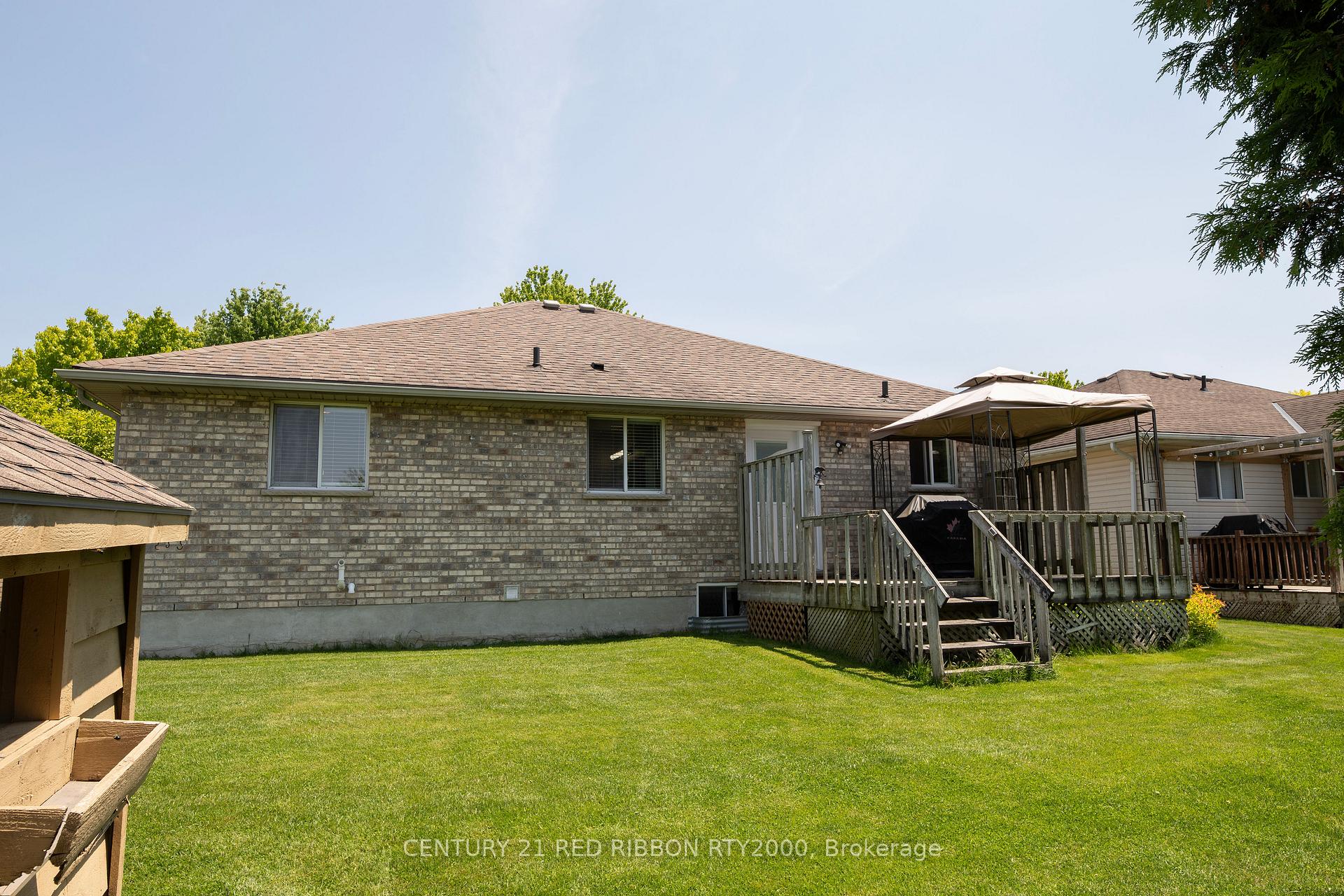 Photo 3 of 482 Riverview Drive, Strathroy-Caradoc, NE — HOMEH