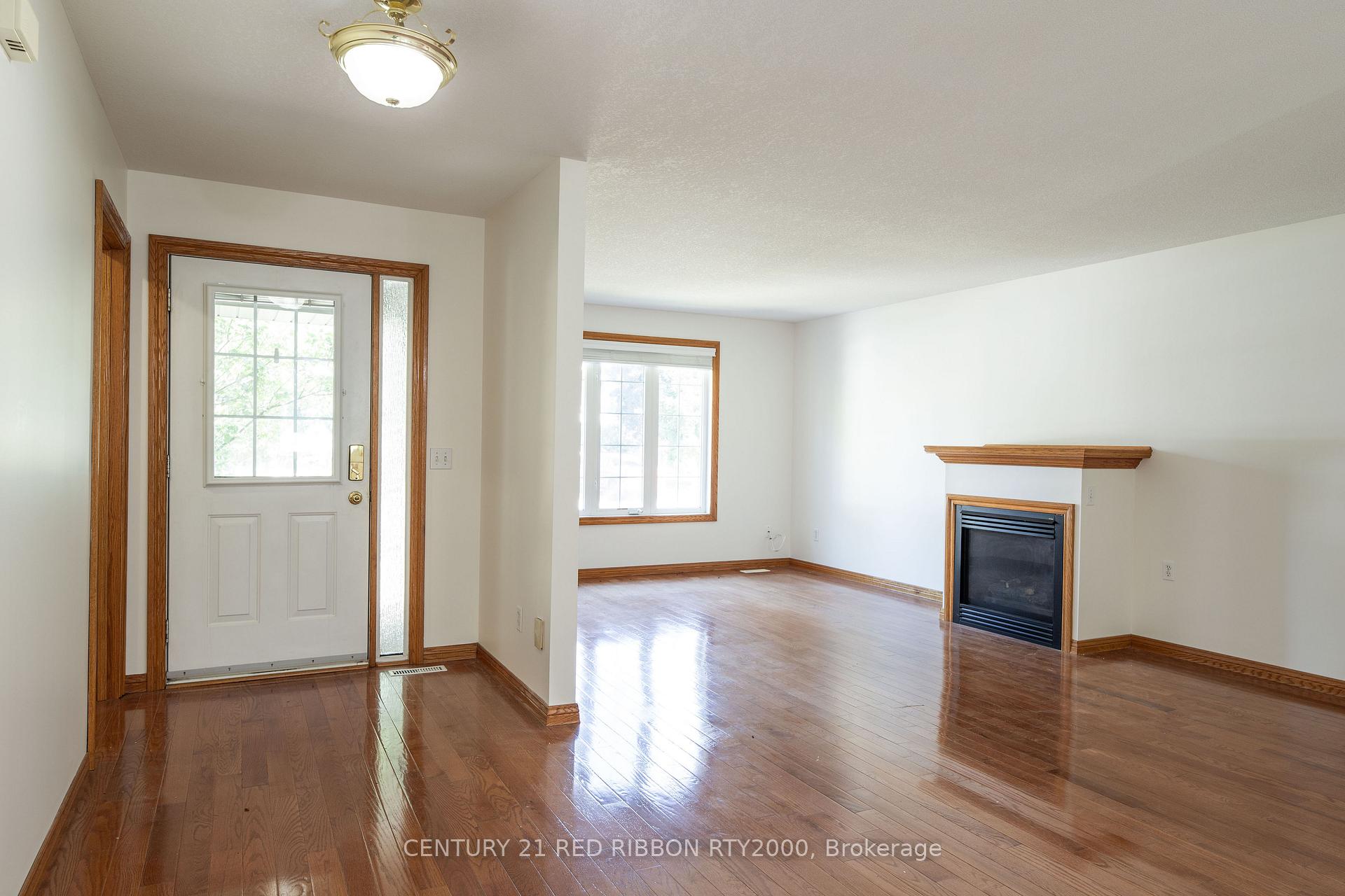 Photo 6 of 482 Riverview Drive, Strathroy-Caradoc, NE — HOMEH