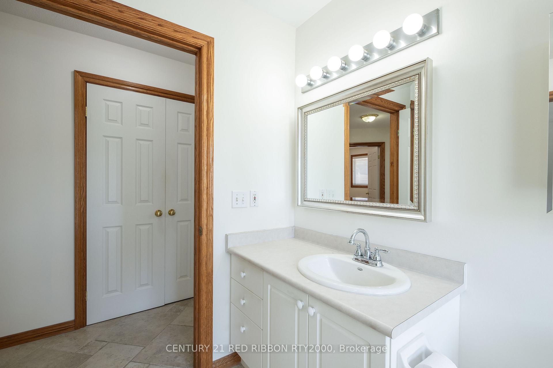 Photo 12 of 482 Riverview Drive, Strathroy-Caradoc, NE — HOMEH