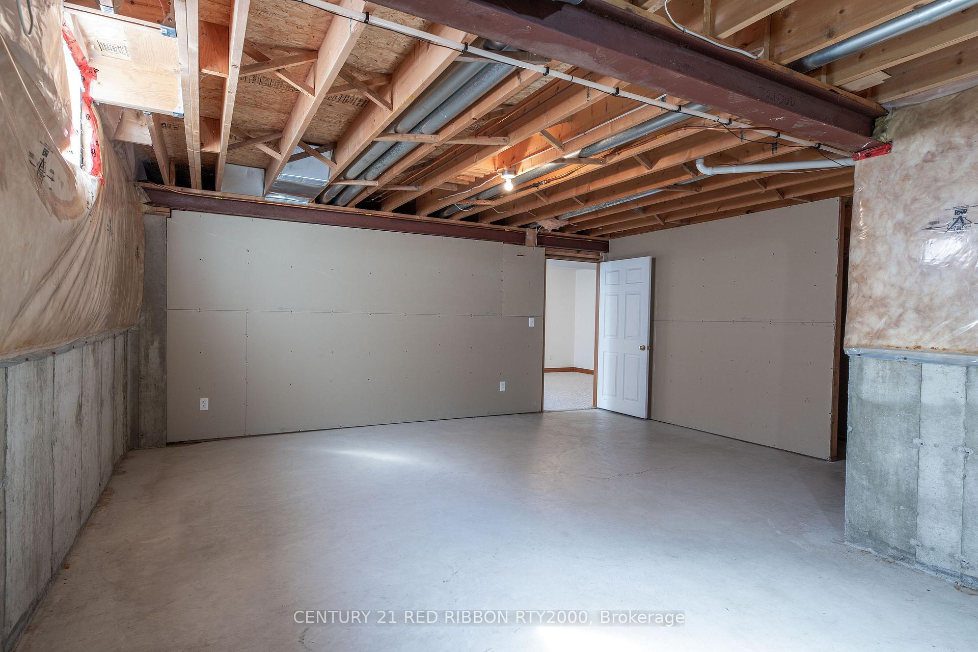 Photo 25 of 482 Riverview Drive, Strathroy-Caradoc, NE — HOMEH