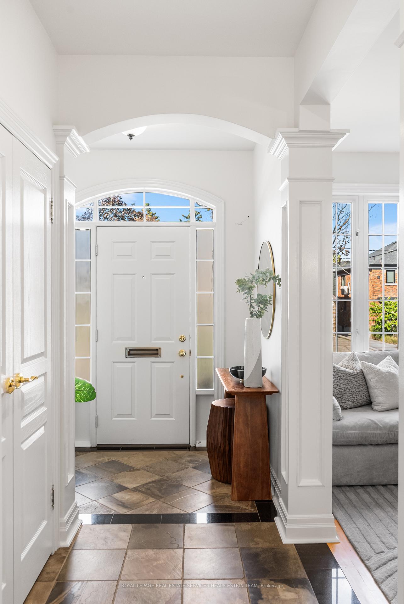 Photo 2 of 507 Broadway Avenue, Toronto, Leaside — HOMEH