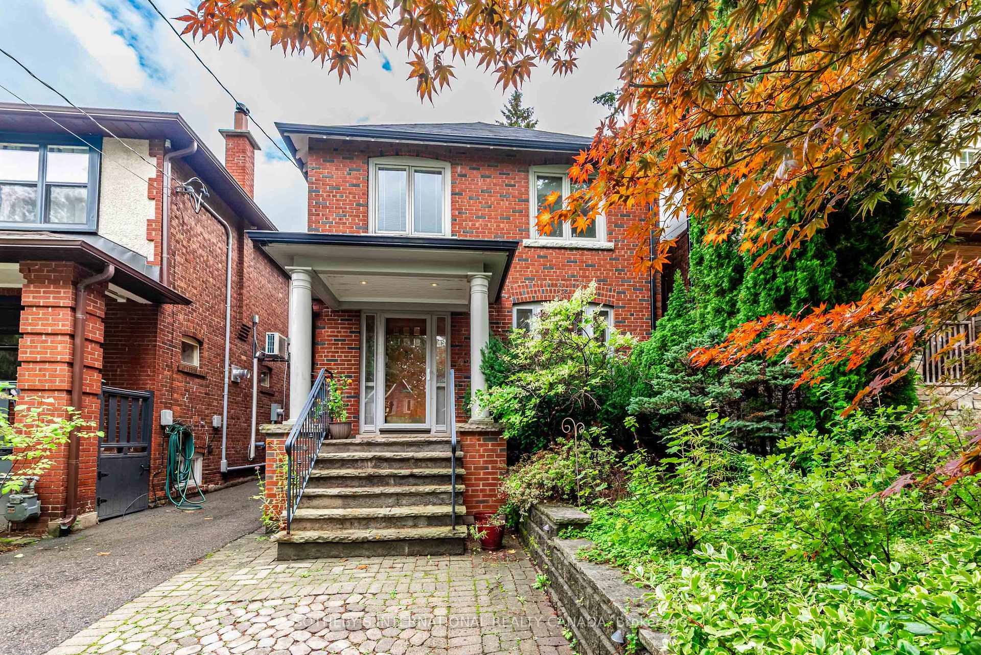 Photo 1 of 421 St Clair Avenue E, Toronto, Rosedale-Moore Park — HOMEH