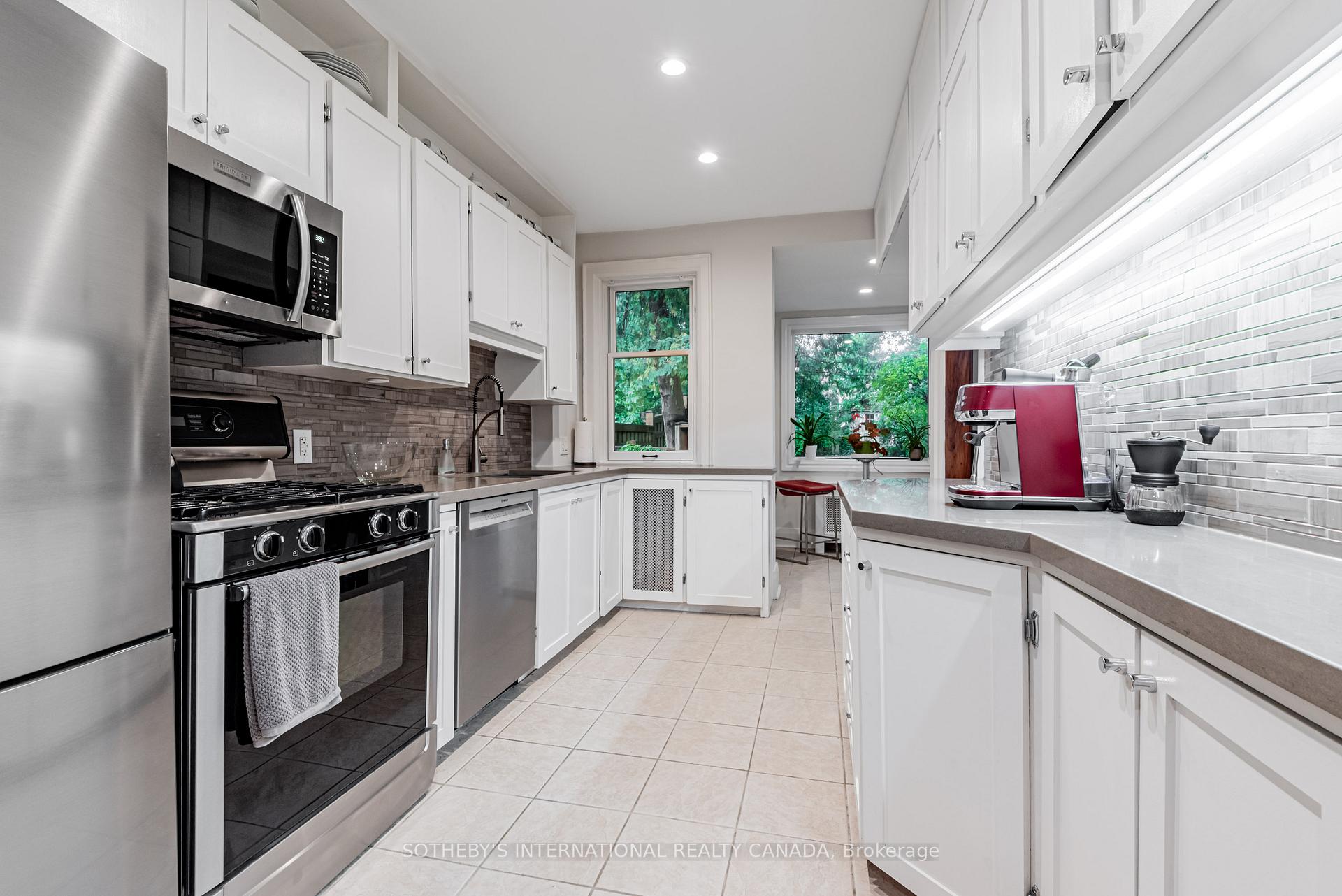 Photo 19 of 421 St Clair Avenue E, Toronto, Rosedale-Moore Park — HOMEH