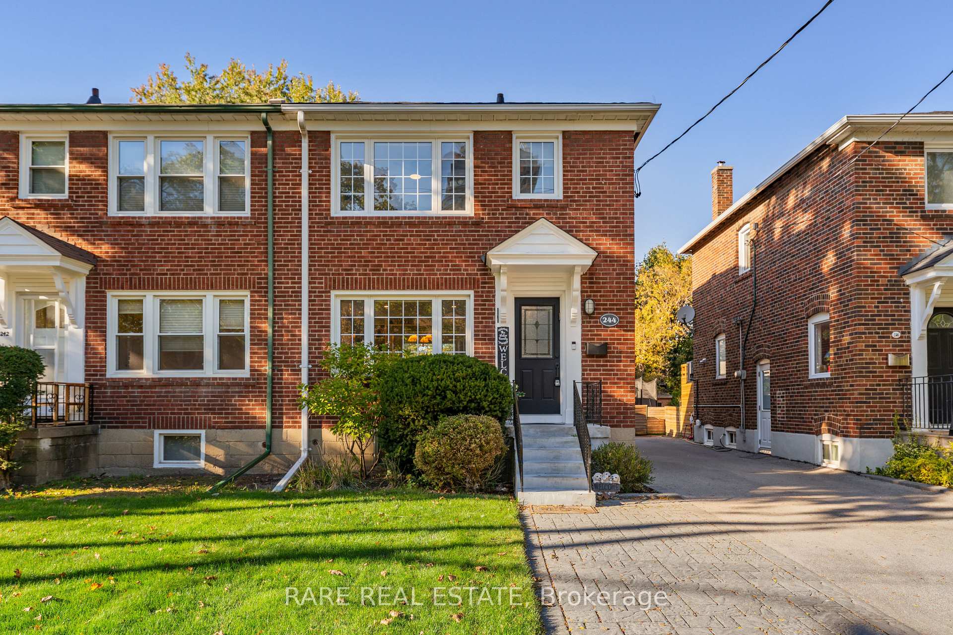 Photo 1 of 244 Donlea Drive, Toronto, Leaside — HOMEH