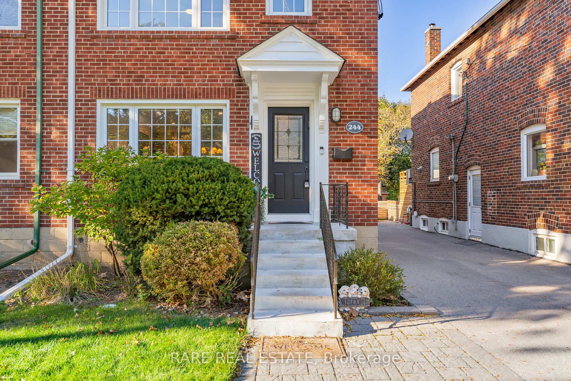 Photo 3 of 244 Donlea Drive, Toronto, Leaside — HOMEH