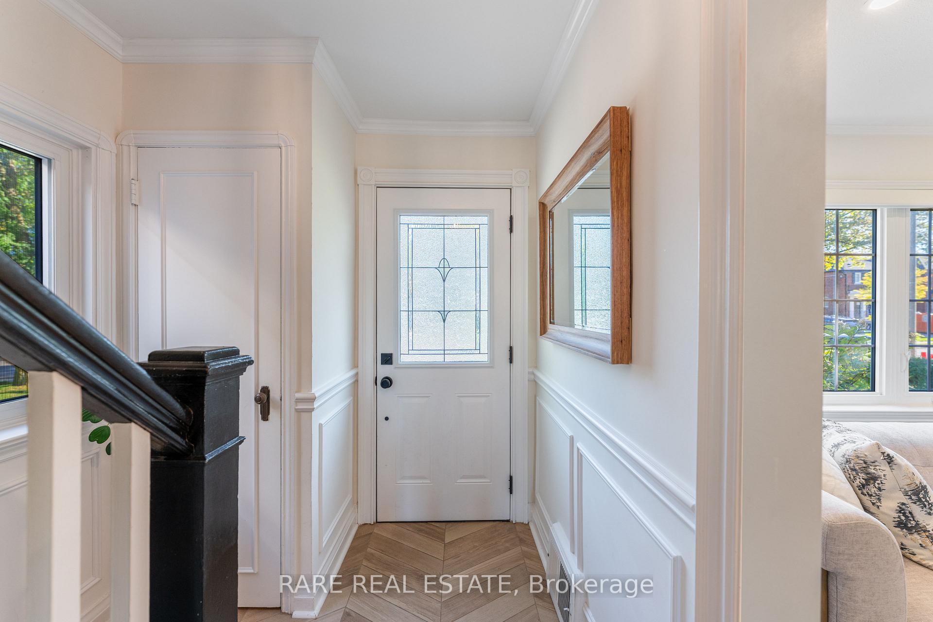 Photo 4 of 244 Donlea Drive, Toronto, Leaside — HOMEH