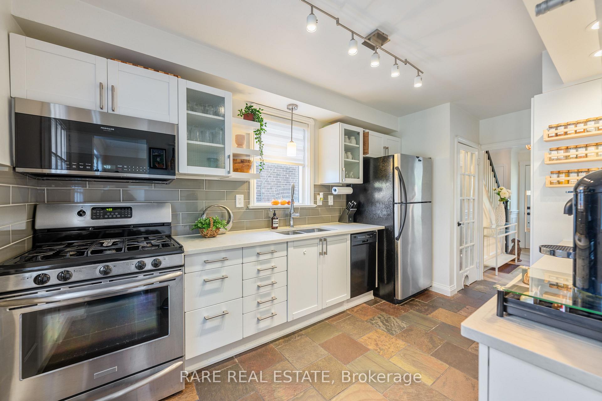 Photo 8 of 244 Donlea Drive, Toronto, Leaside — HOMEH