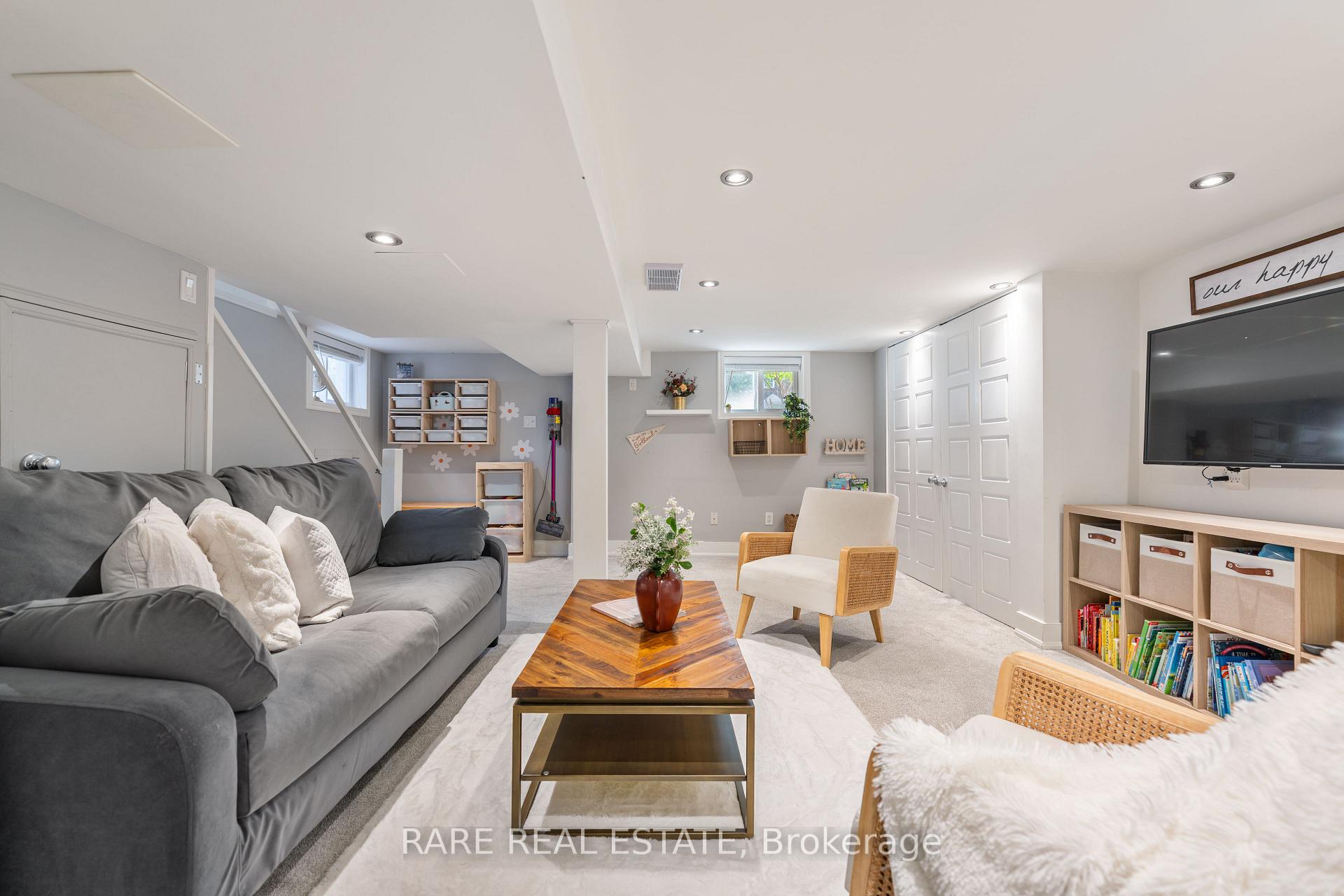 Photo 15 of 244 Donlea Drive, Toronto, Leaside — HOMEH