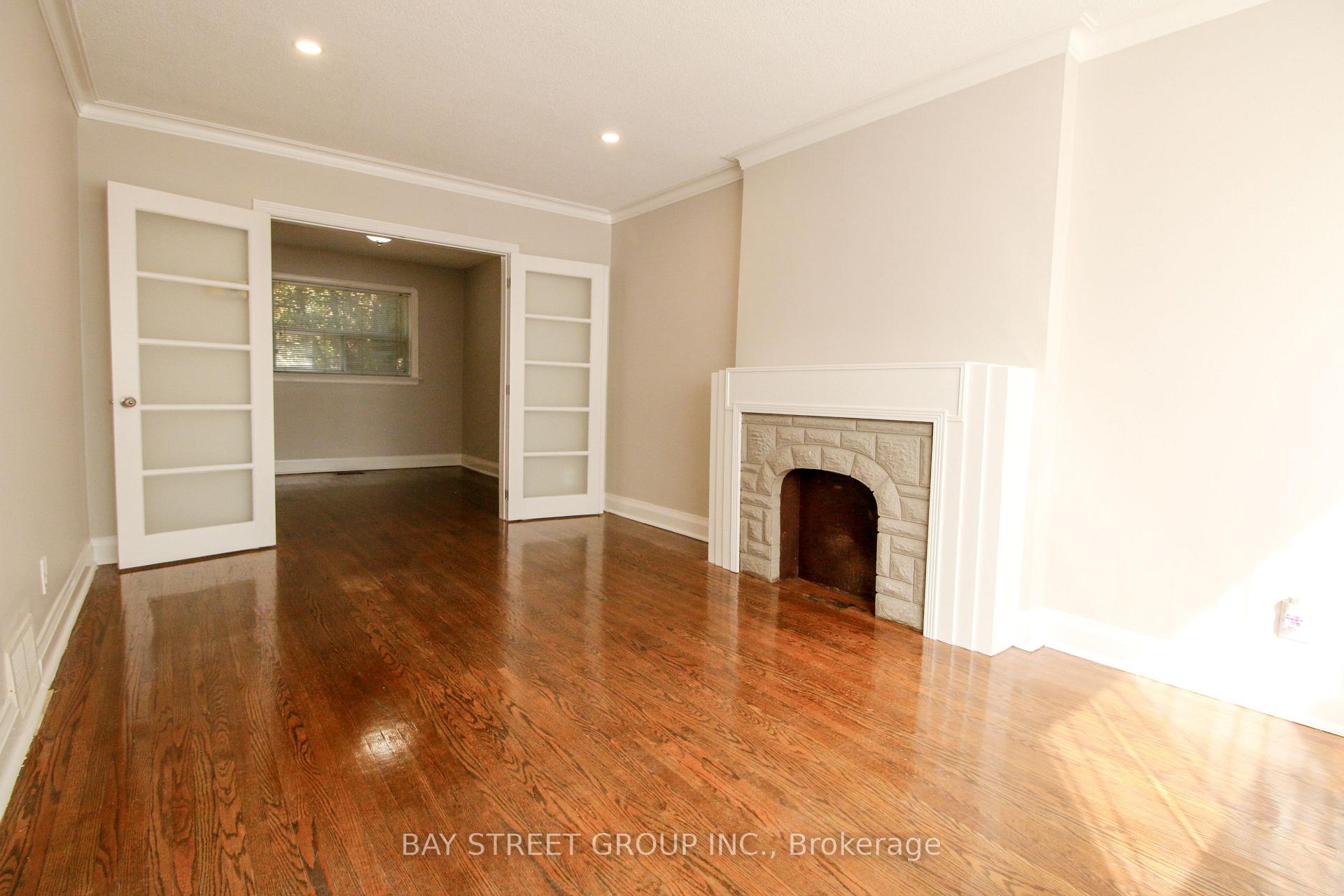 Photo 6 of 946 Eglinton Avenue E, Toronto, Leaside — HOMEH