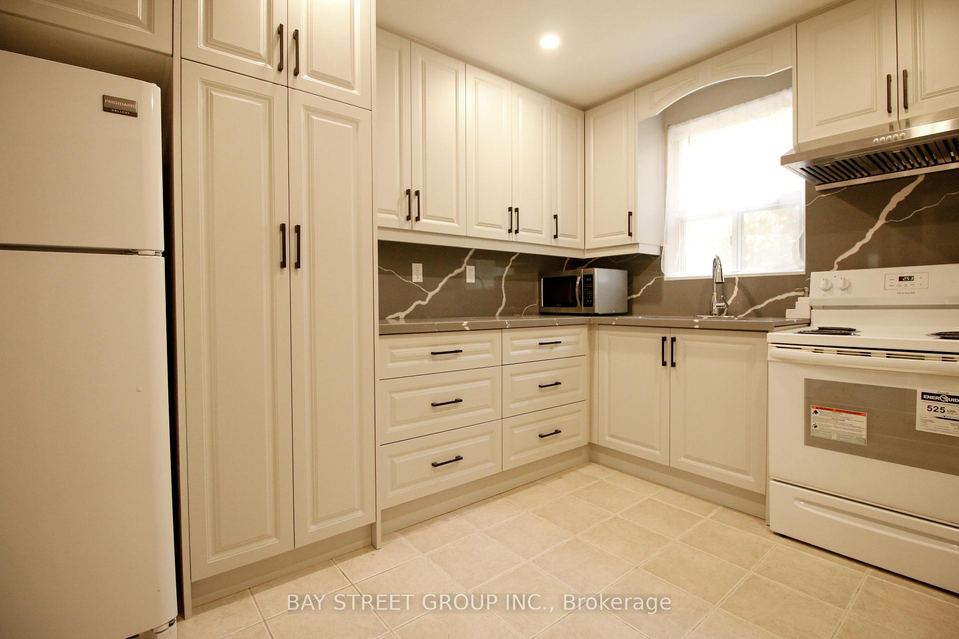 Photo 11 of 946 Eglinton Avenue E, Toronto, Leaside — HOMEH