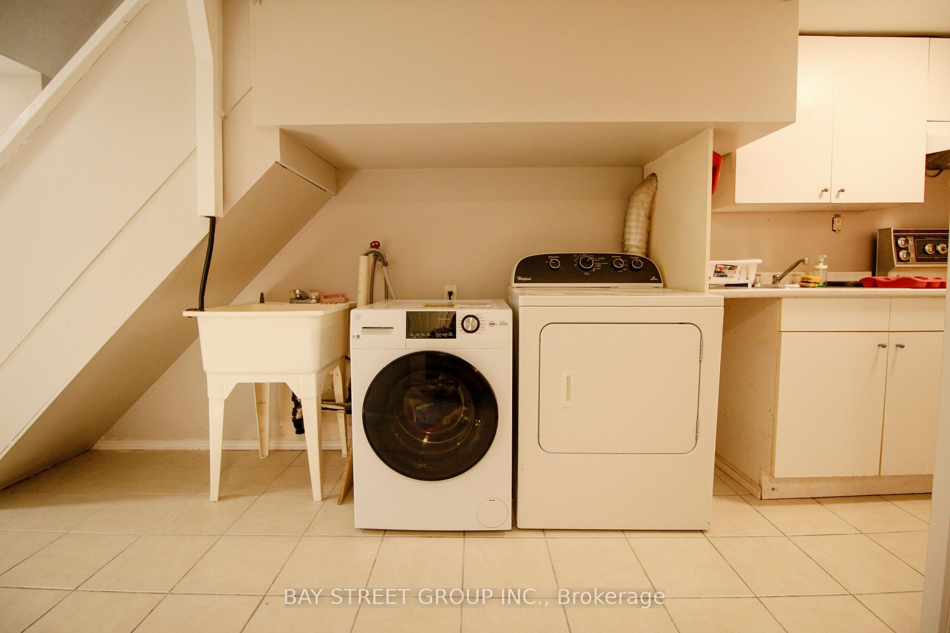 Photo 23 of 946 Eglinton Avenue E, Toronto, Leaside — HOMEH