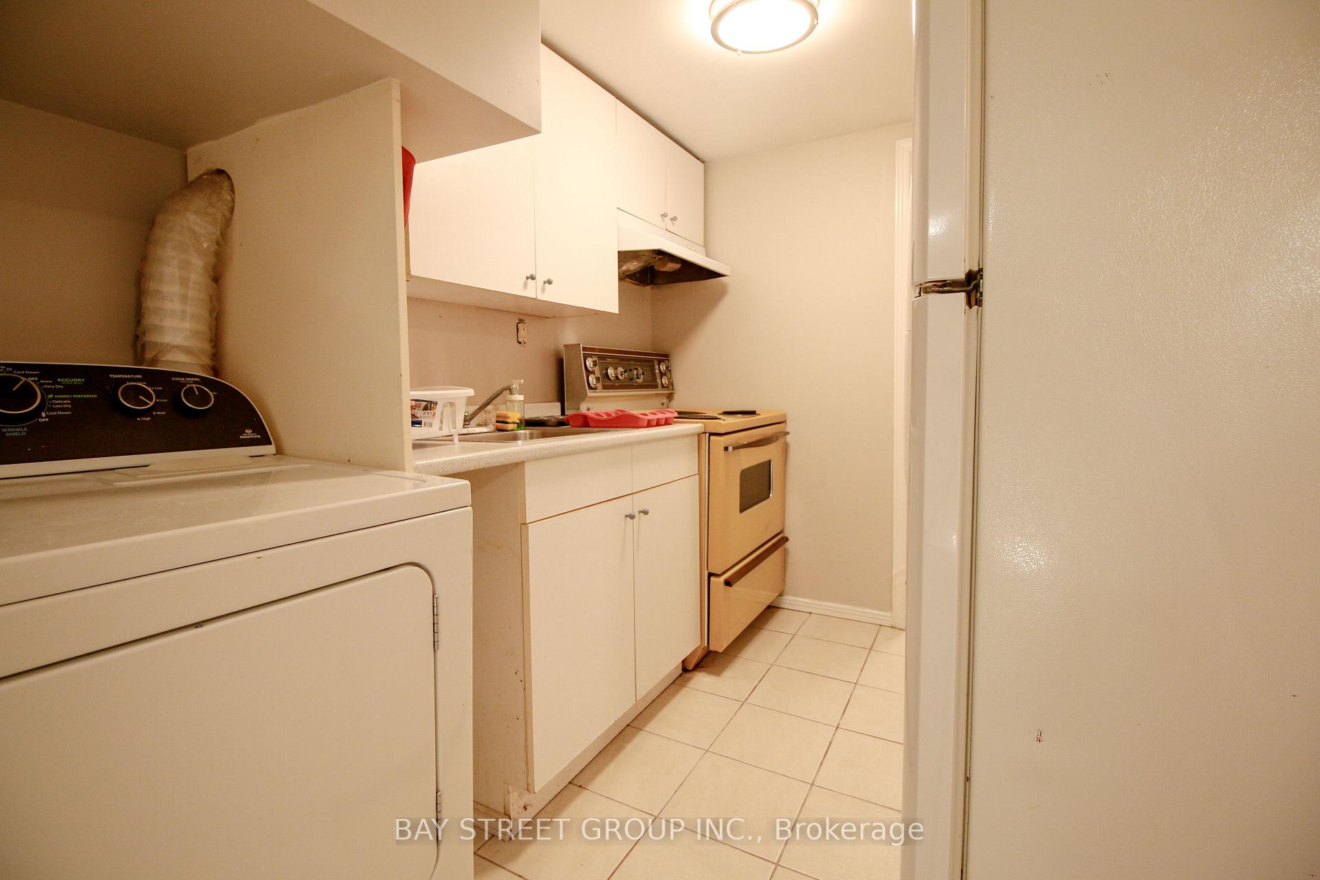 Photo 24 of 946 Eglinton Avenue E, Toronto, Leaside — HOMEH