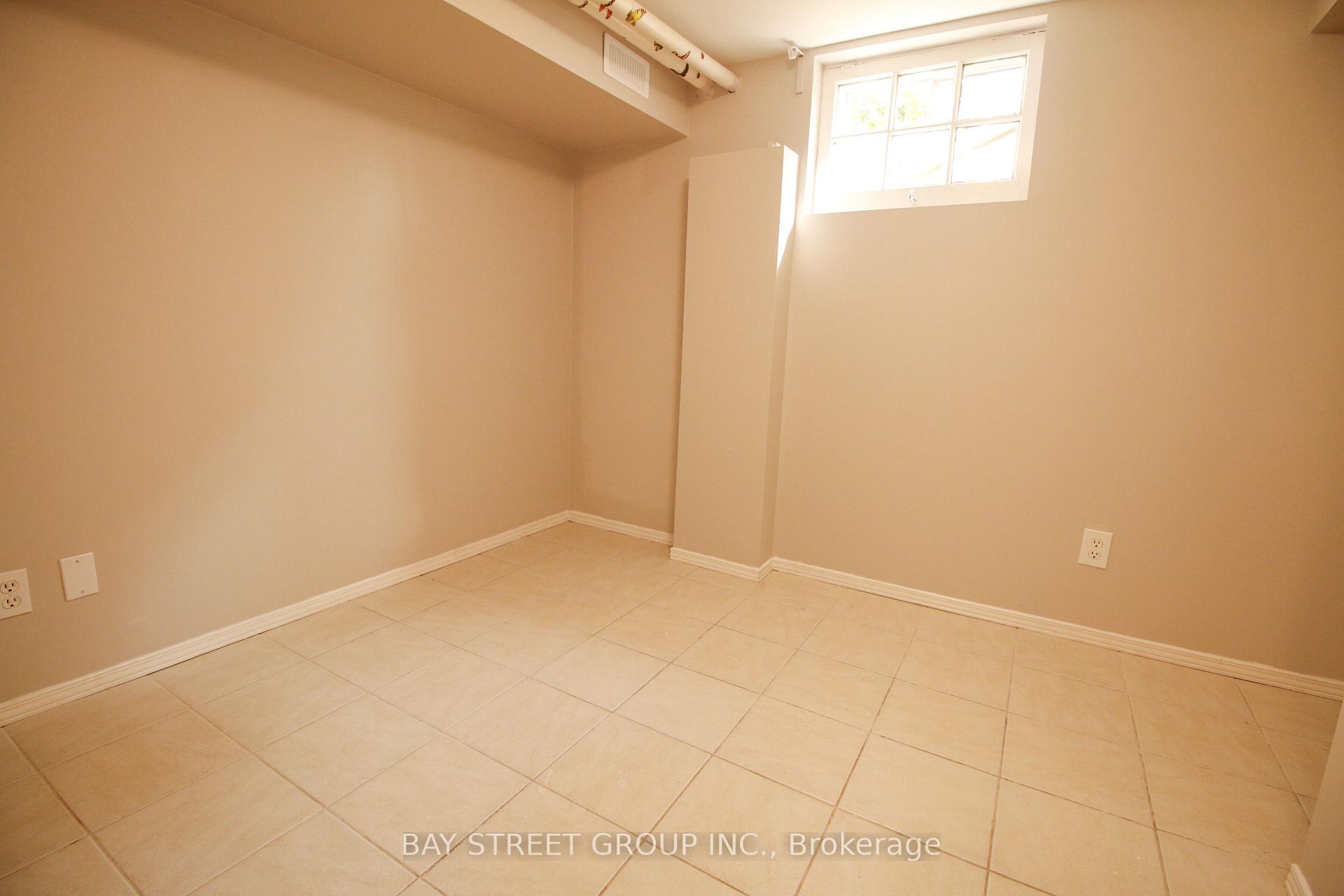 Photo 28 of 946 Eglinton Avenue E, Toronto, Leaside — HOMEH