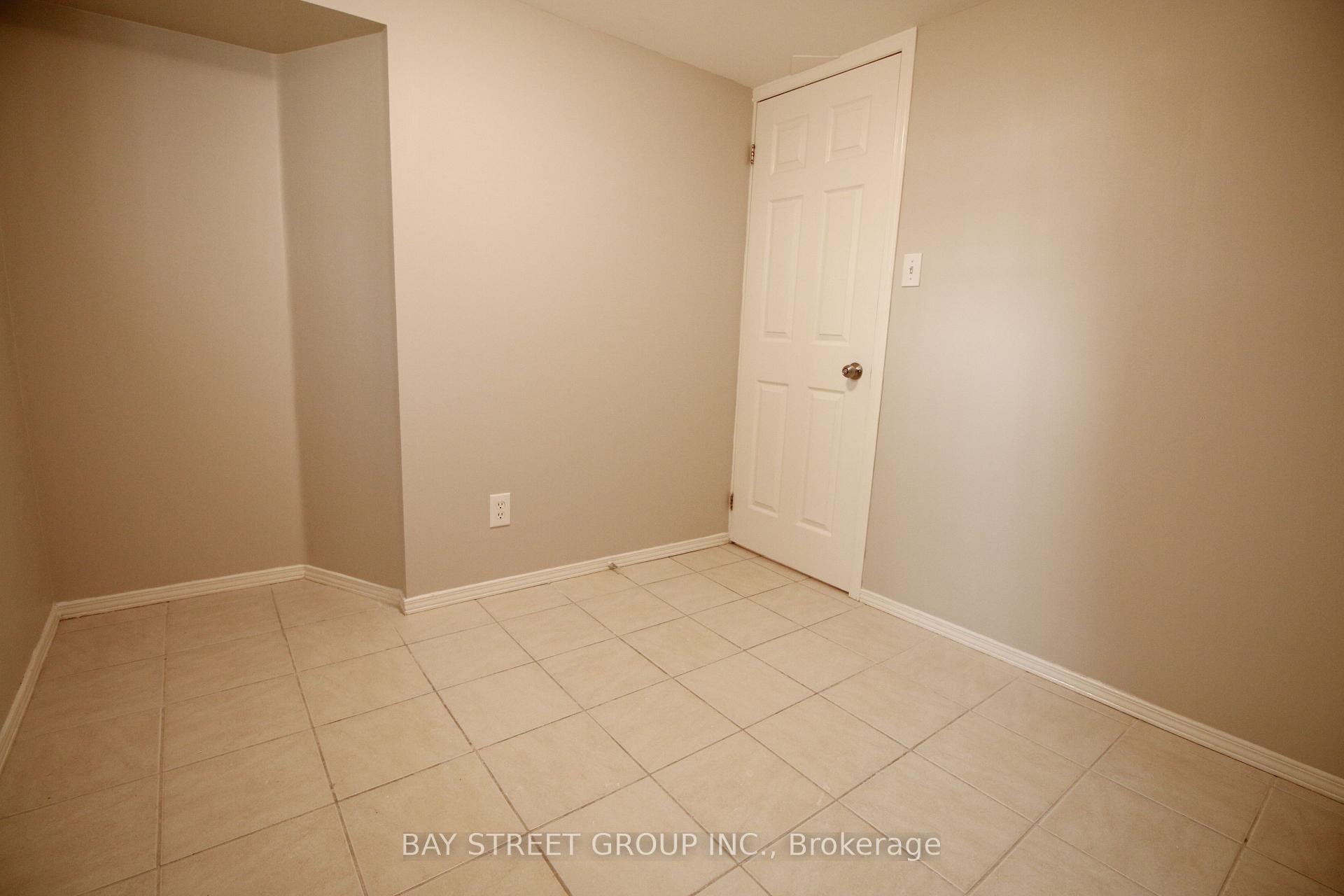 Photo 29 of 946 Eglinton Avenue E, Toronto, Leaside — HOMEH