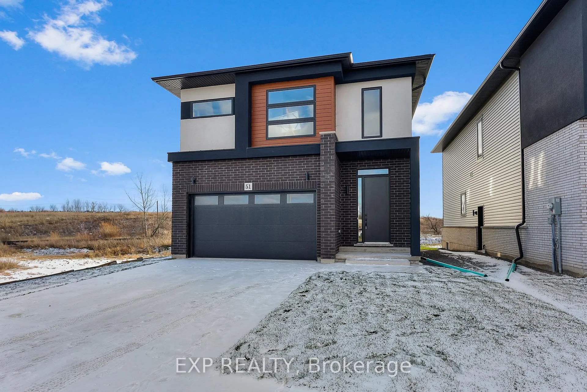 Photo 2 of 51 Alicia Crescent, Thorold, Hurricane/Merrittville — HOMEH