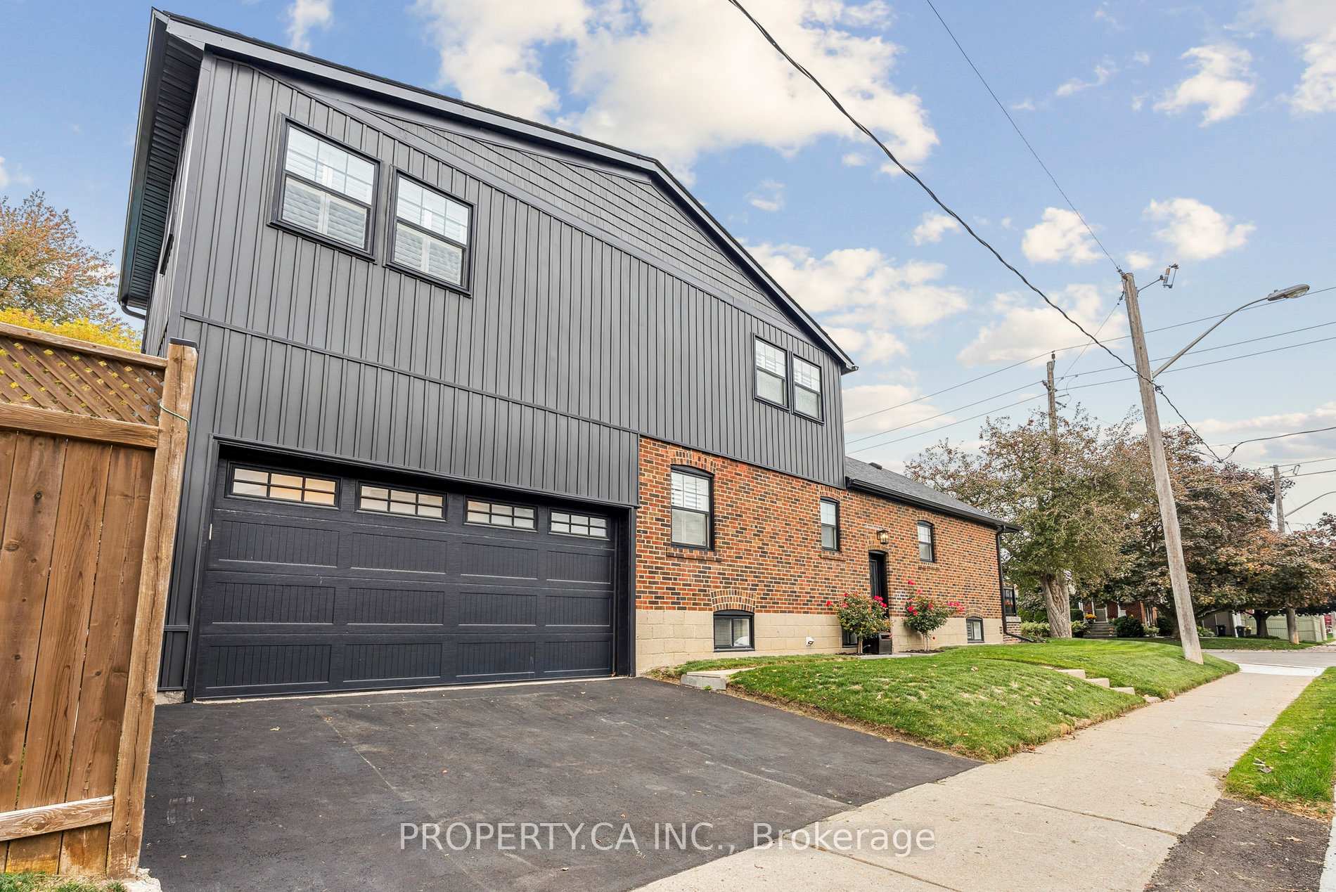 Front of 1628 Woodbine Heights Boulevard