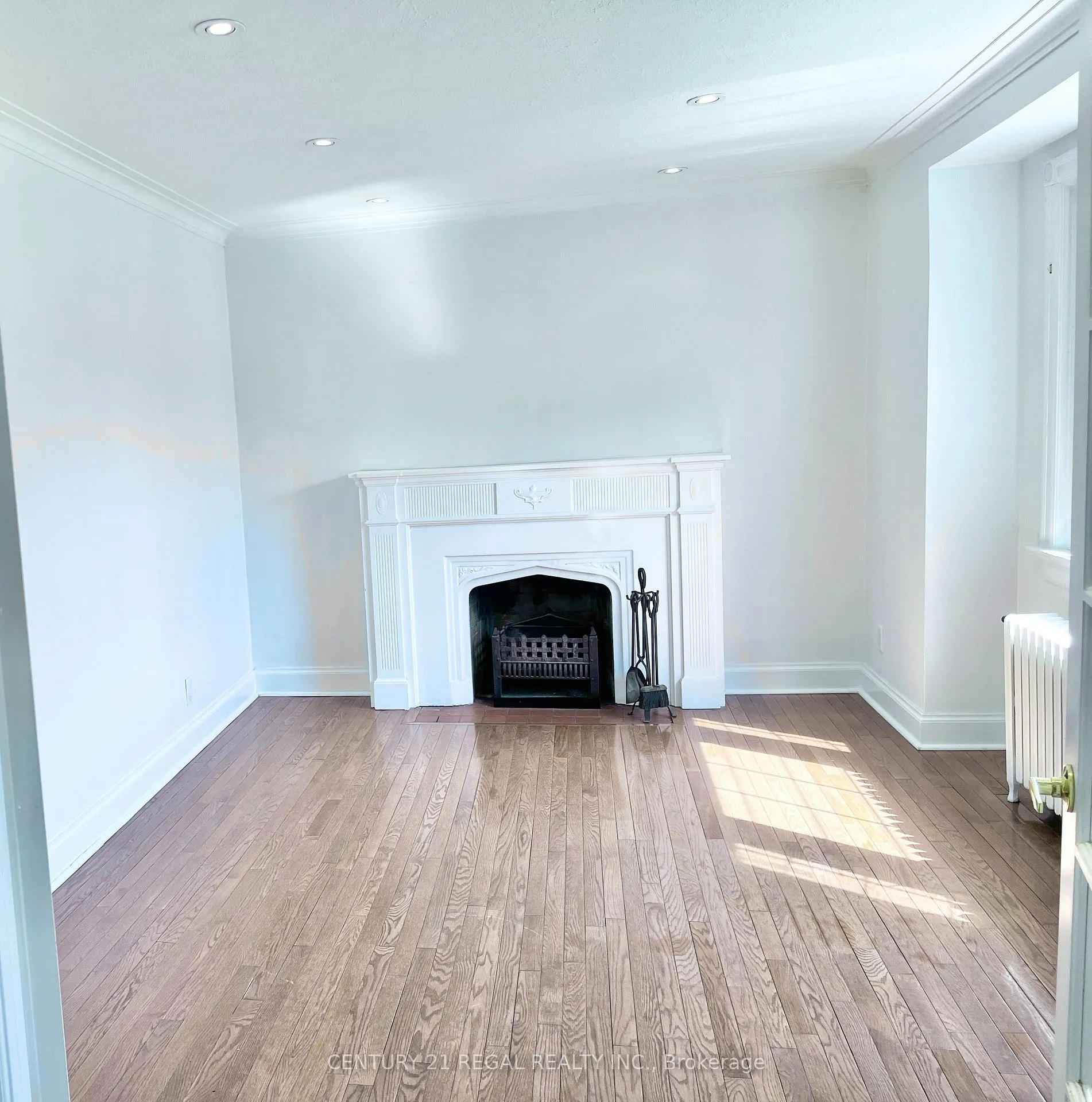 Photo 3 of 493 Plains Road, Toronto, East York — HOMEH