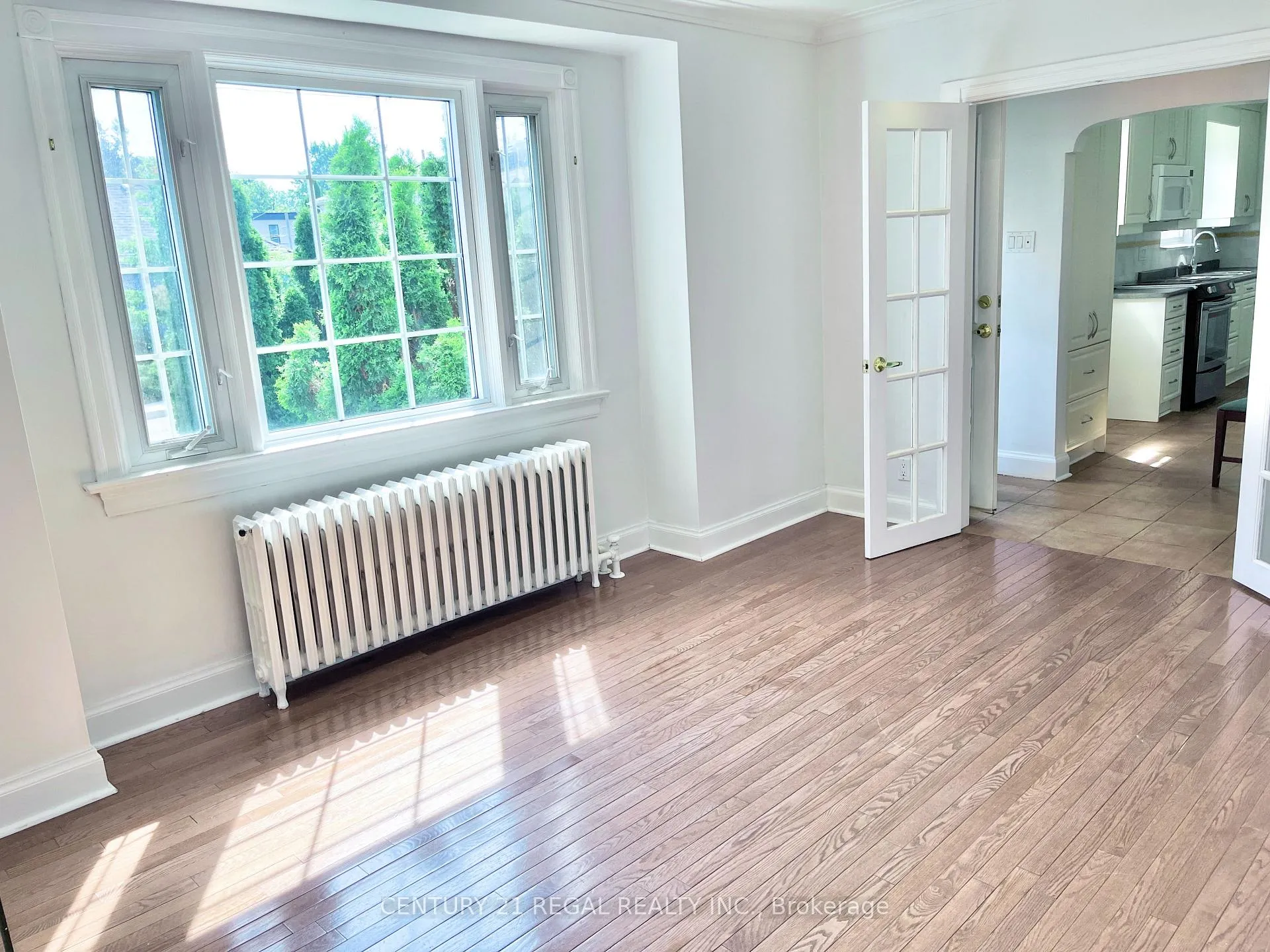 Photo 4 of 493 Plains Road, Toronto, East York — HOMEH