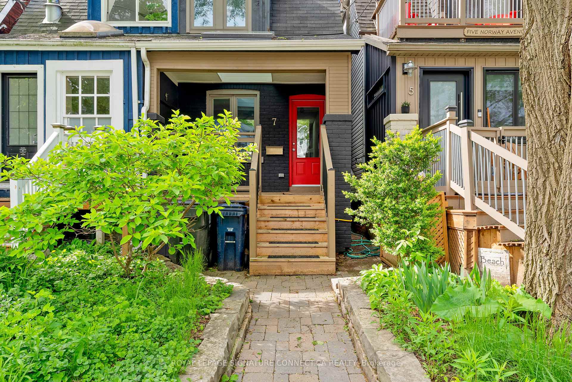 Front of 7 Norway Avenue