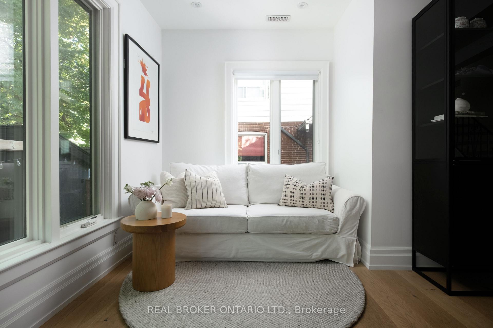Photo 8 of 5 Wembley Drive, Toronto, Woodbine Corridor — HOMEH