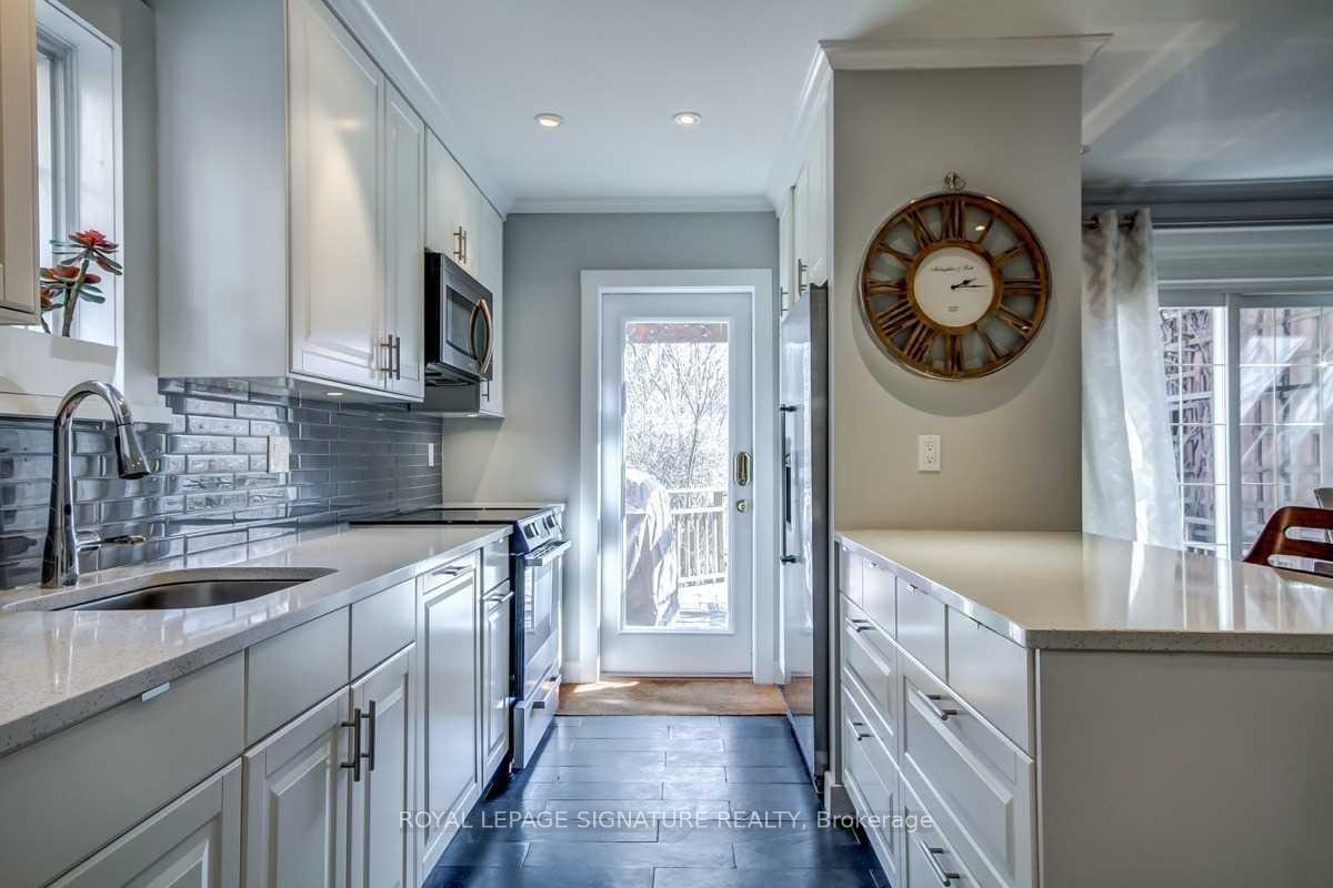 Photo 9 of 93 Southvale Drive, Toronto, Leaside — HOMEH