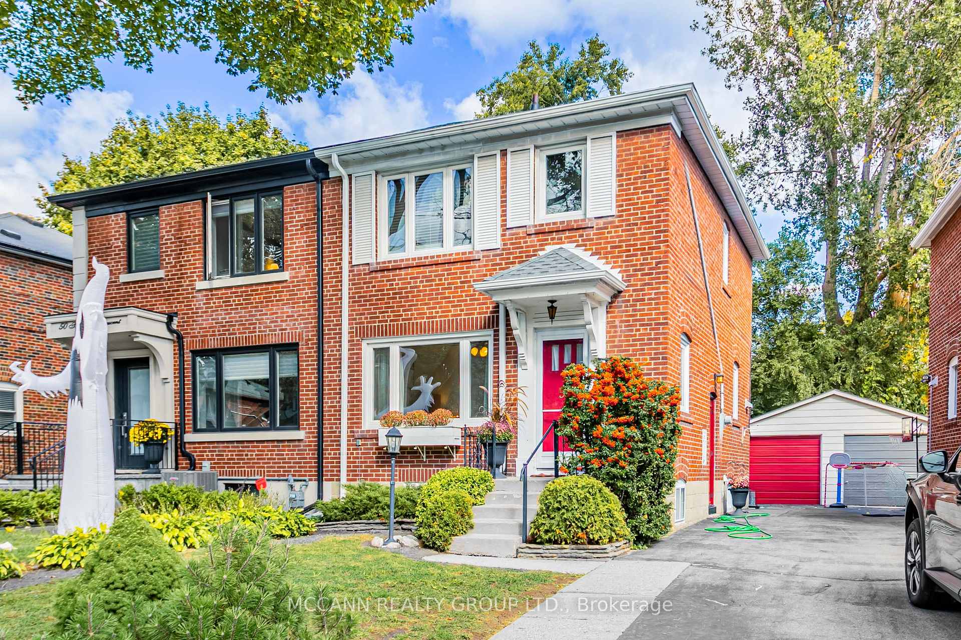 Photo 2 of 52 Thursfield Crescent, Toronto, Leaside — HOMEH