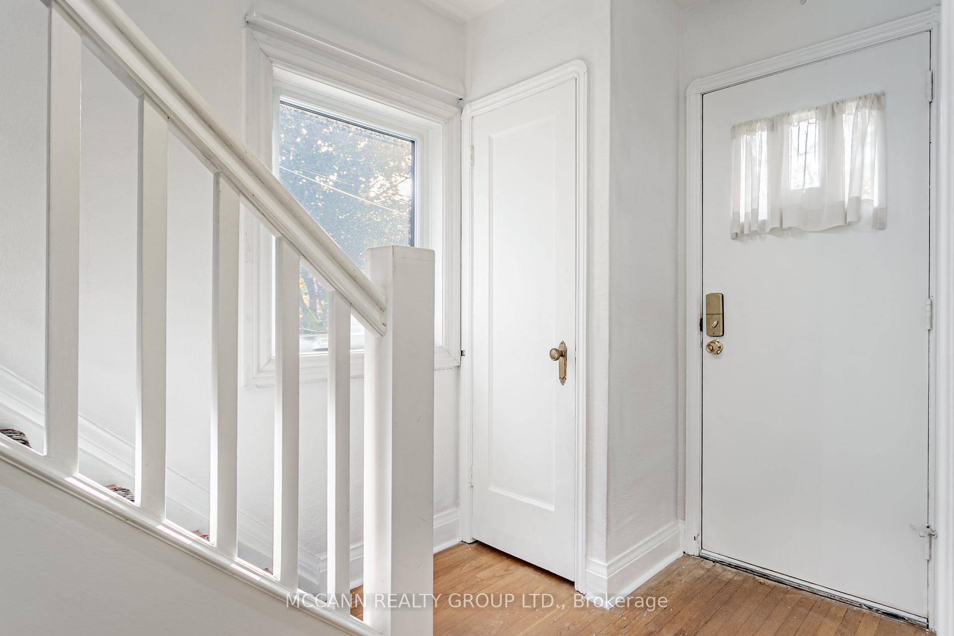 Photo 4 of 52 Thursfield Crescent, Toronto, Leaside — HOMEH