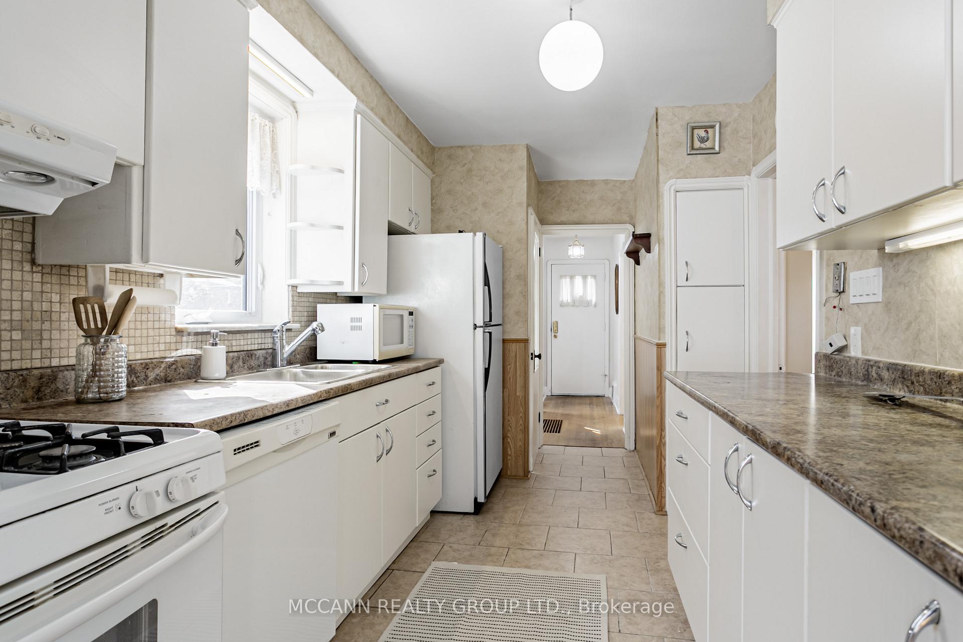 Photo 8 of 52 Thursfield Crescent, Toronto, Leaside — HOMEH