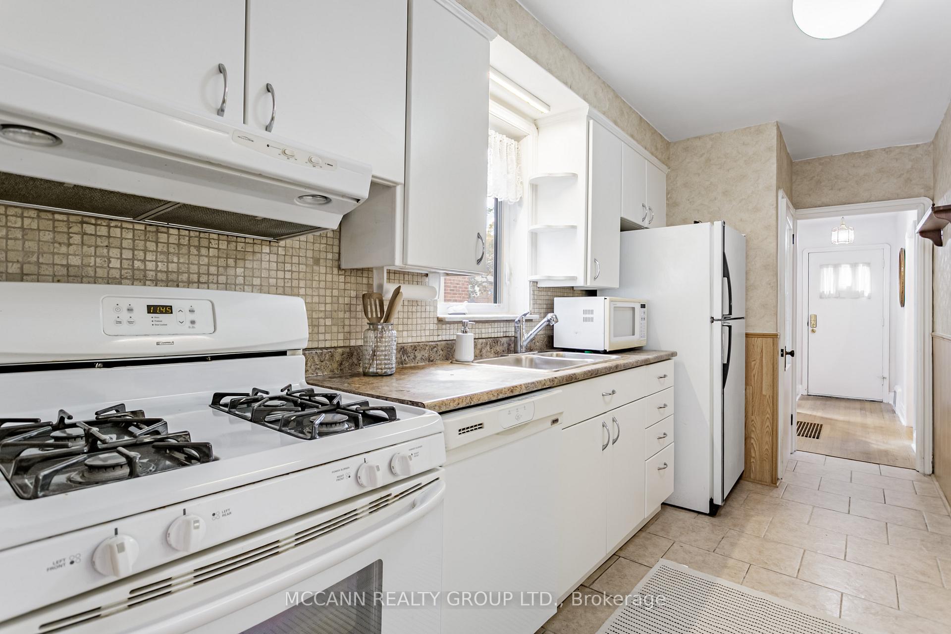 Photo 9 of 52 Thursfield Crescent, Toronto, Leaside — HOMEH