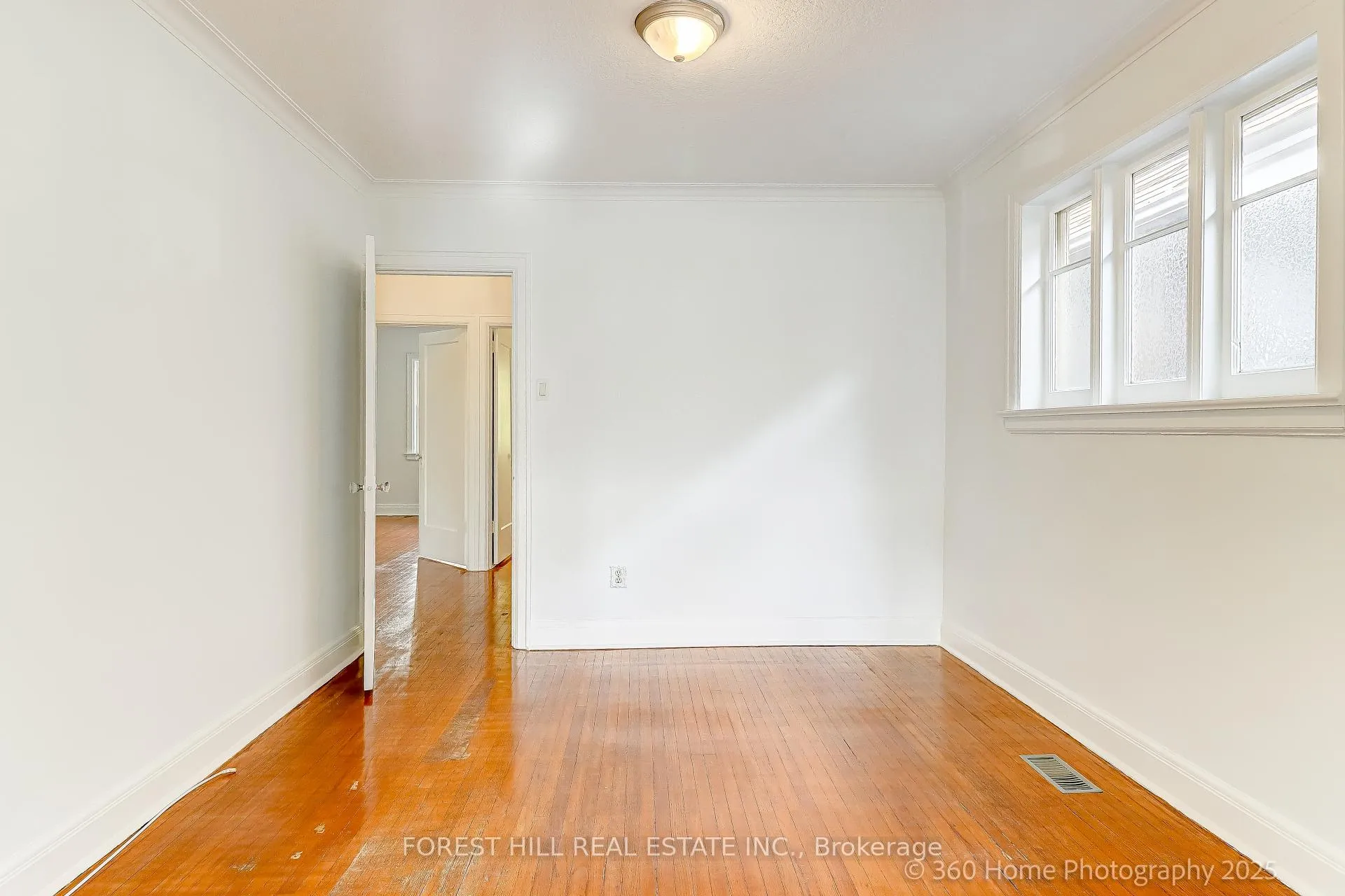 Photo 3 of 192 Roe Avenue, Toronto, Bedford Park-Nortown — HOMEH