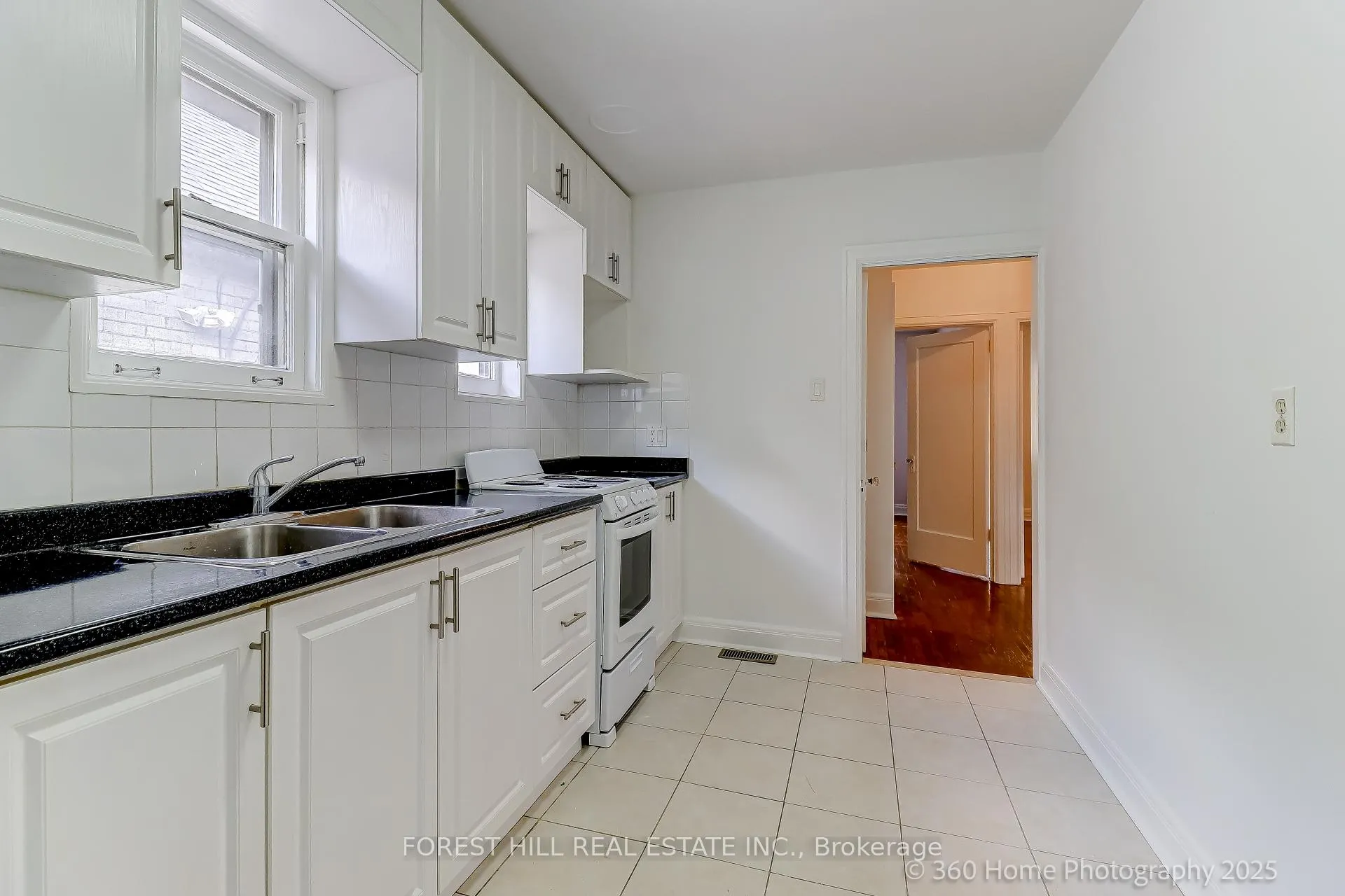 Photo 8 of 192 Roe Avenue, Toronto, Bedford Park-Nortown — HOMEH