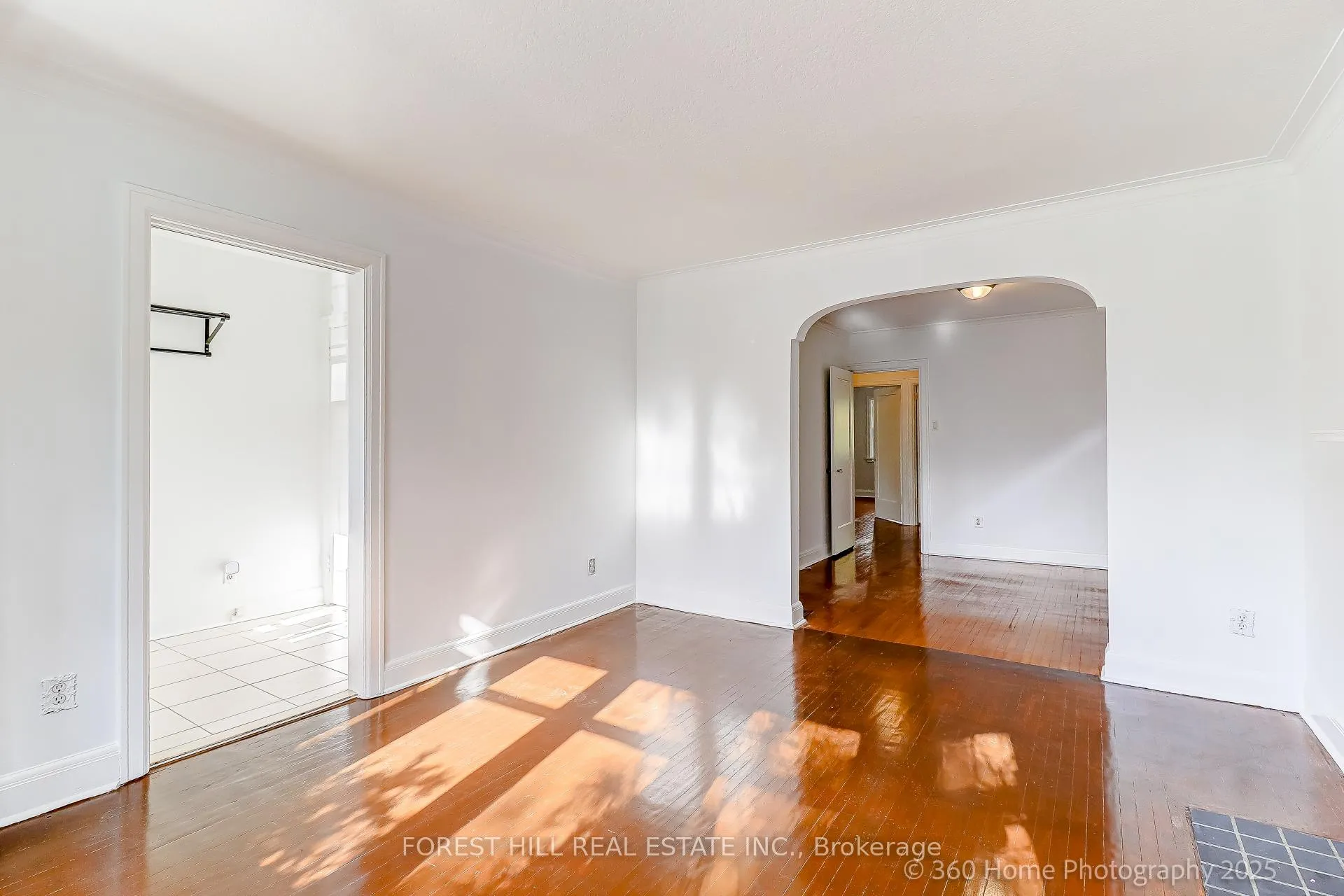 Photo 10 of 192 Roe Avenue, Toronto, Bedford Park-Nortown — HOMEH